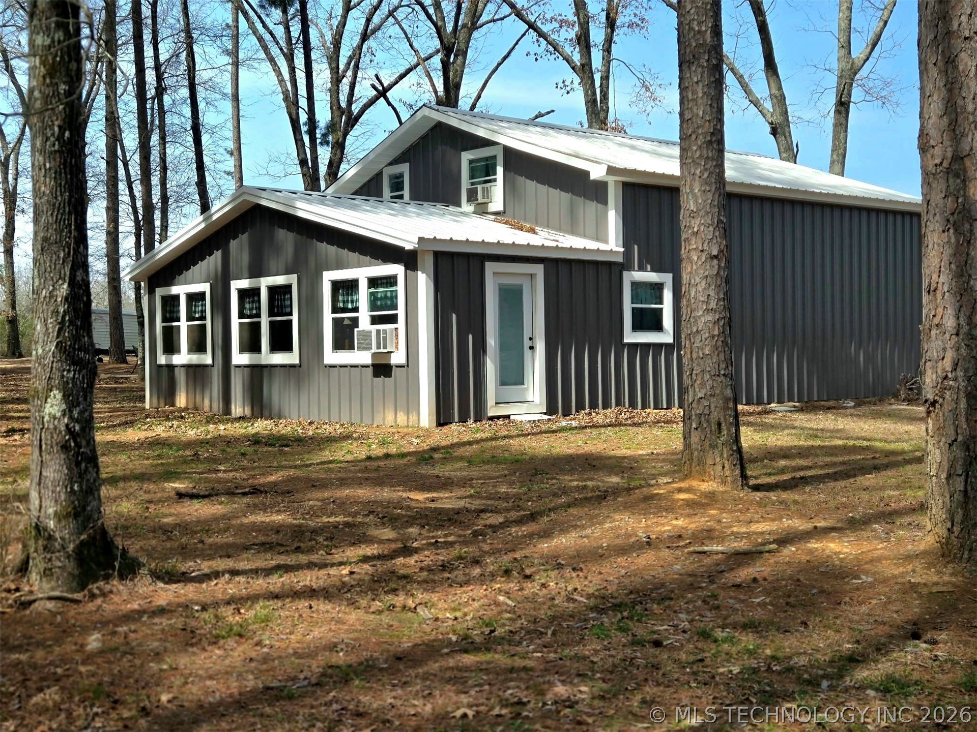 181002 Apache Road Property Photo 5