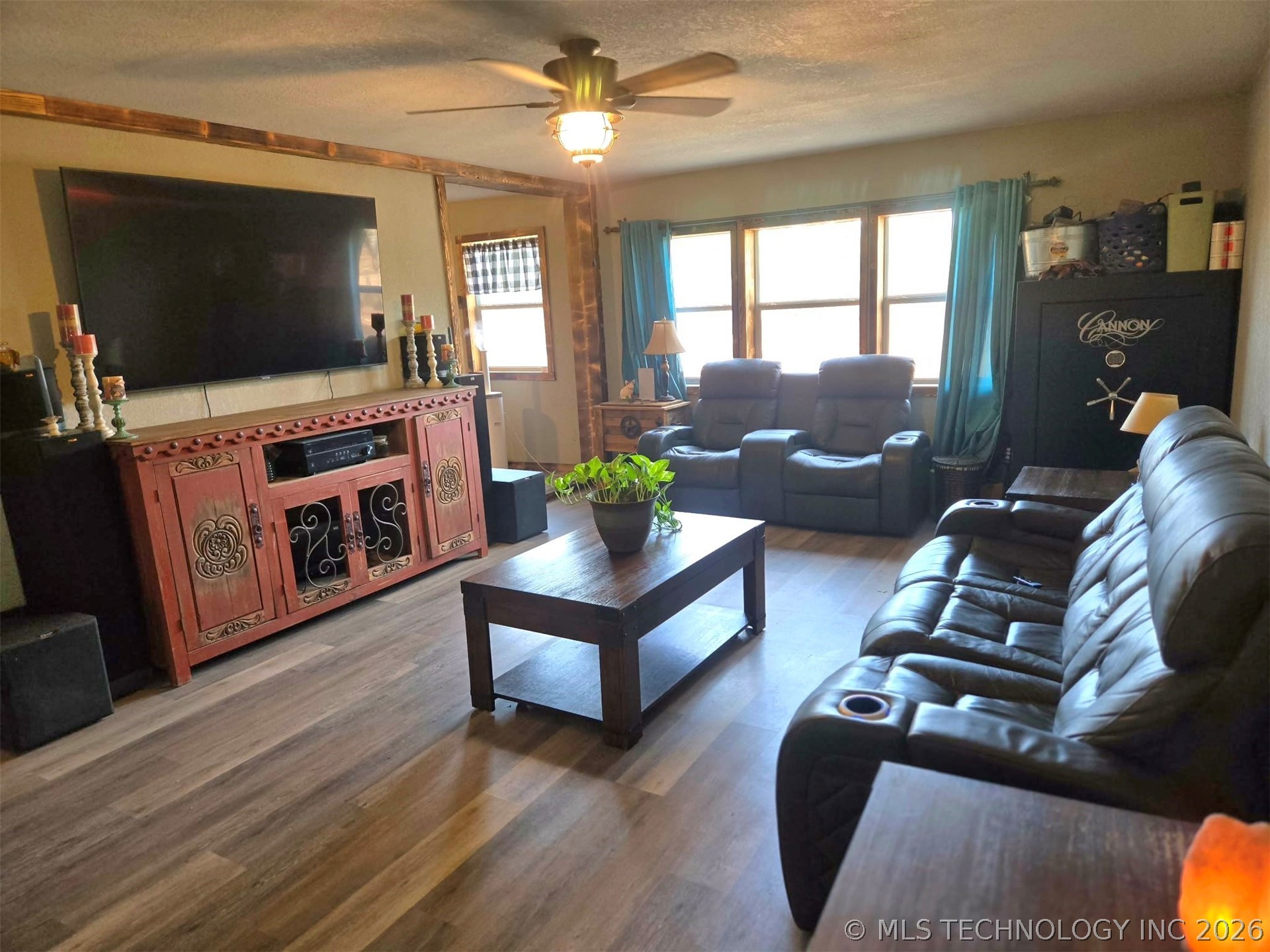 181002 Apache Road Property Photo 12