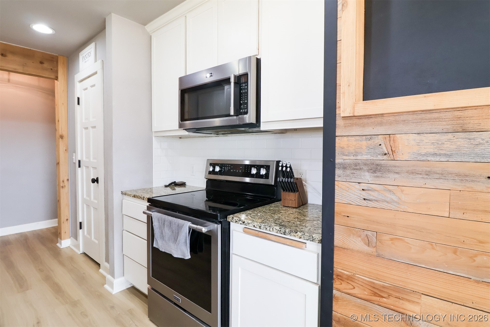 12111 W 66th Place S Property Photo 13