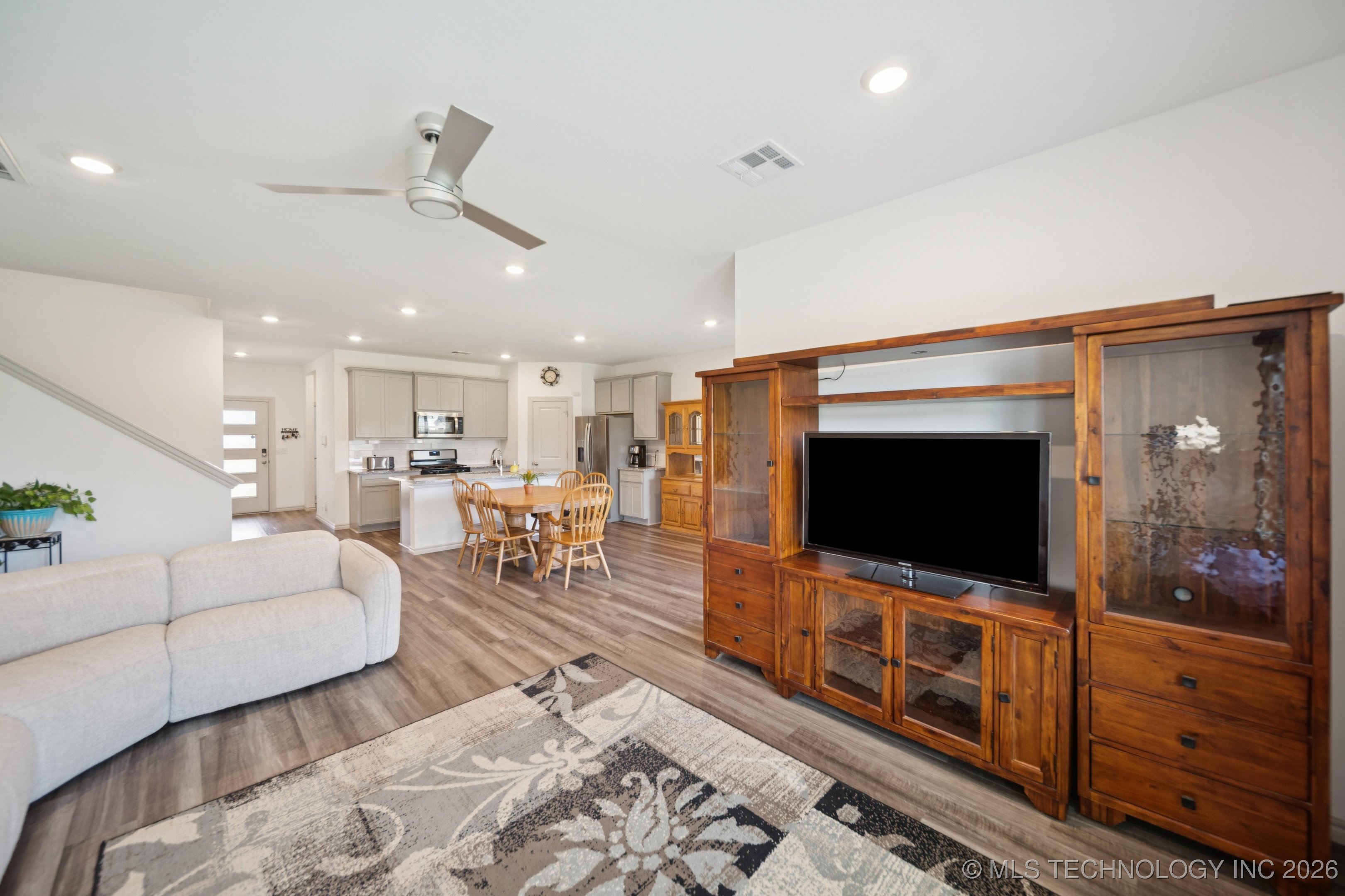 7222 E 154th Street S Property Photo 4