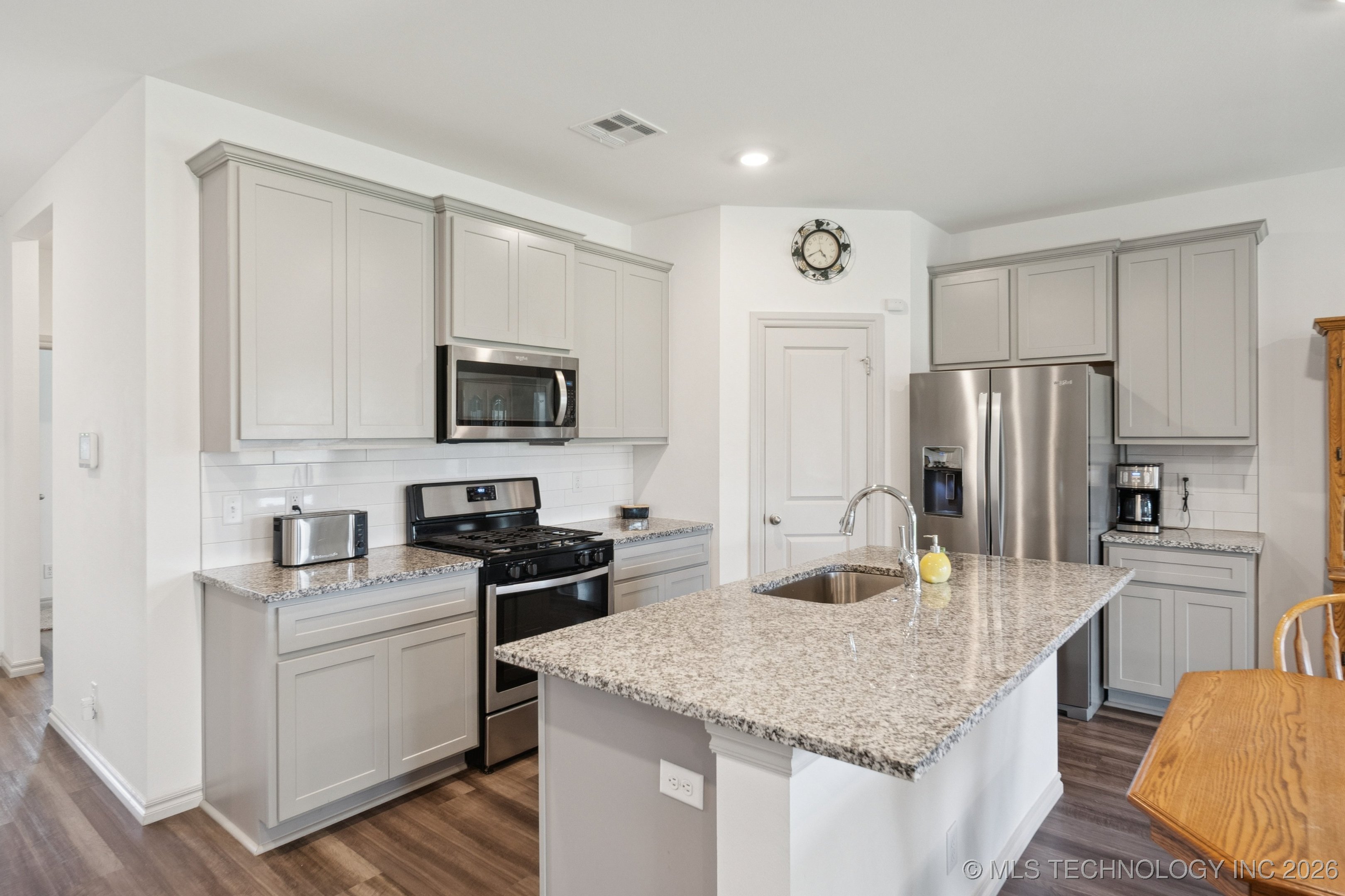 7222 E 154th Street S Property Photo 5