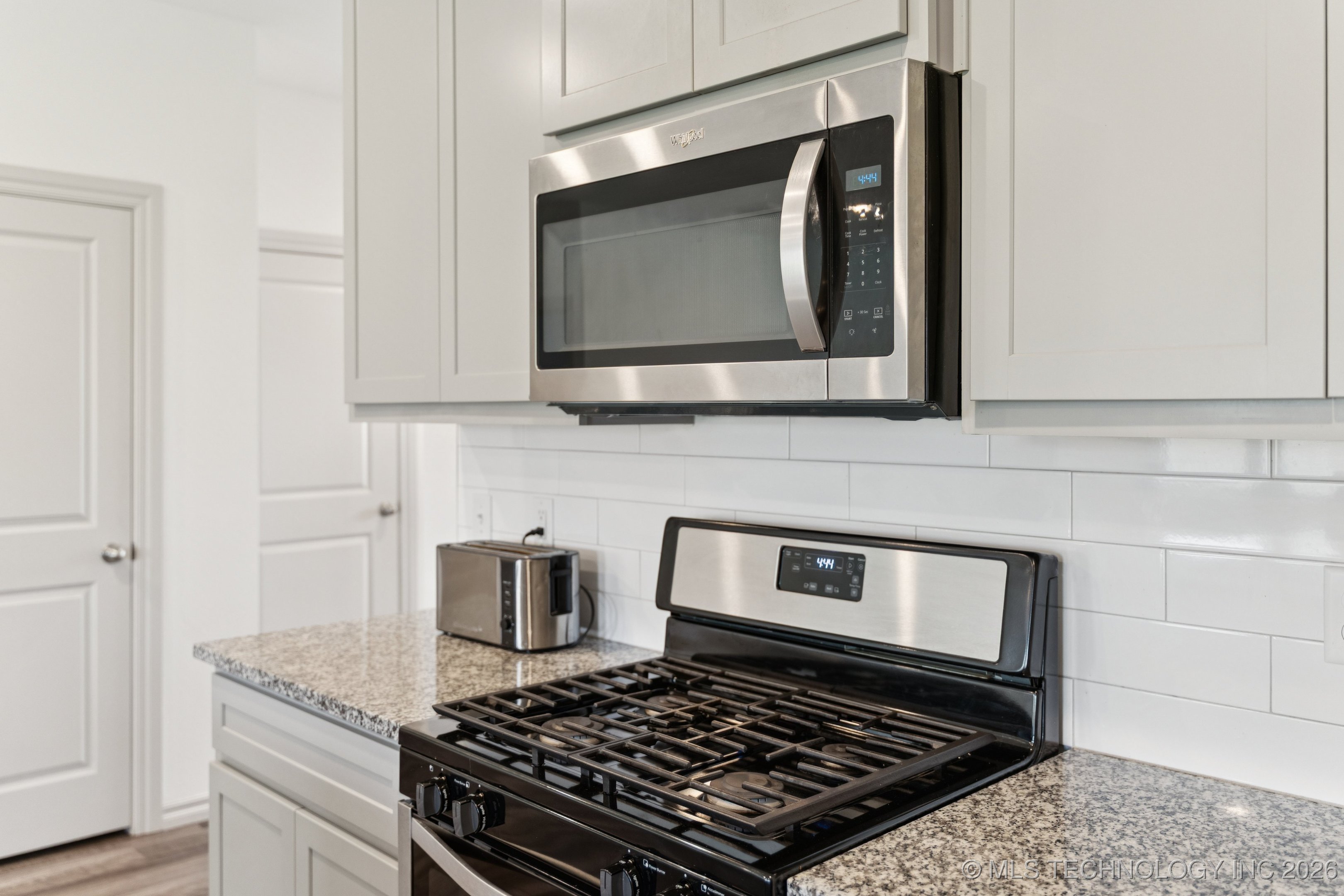 7222 E 154th Street S Property Photo 8