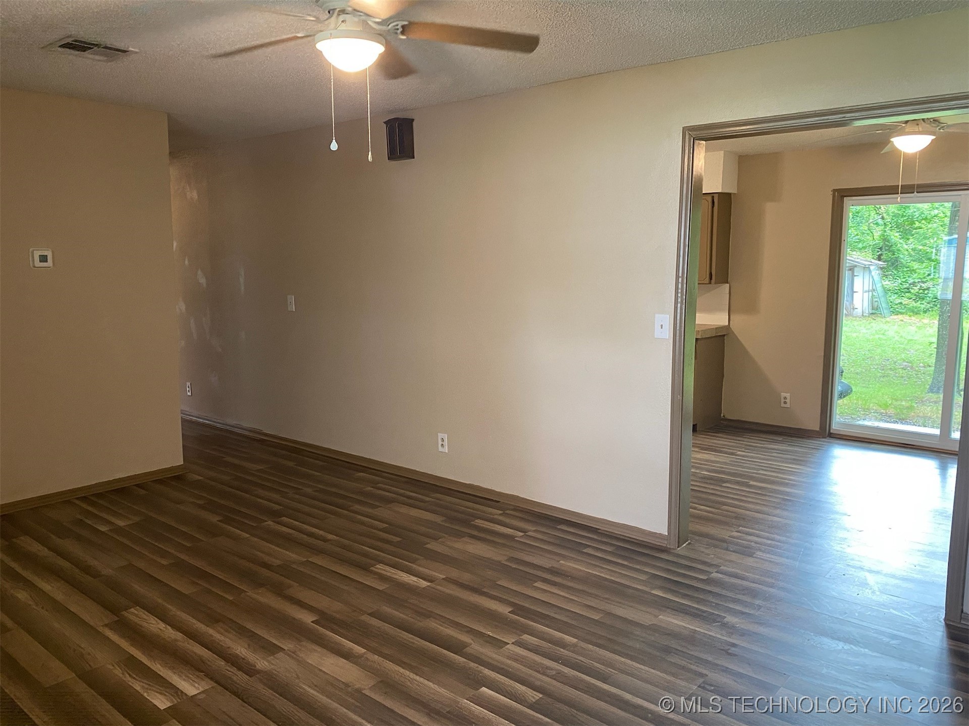 305 N 10th Street Property Photo 3