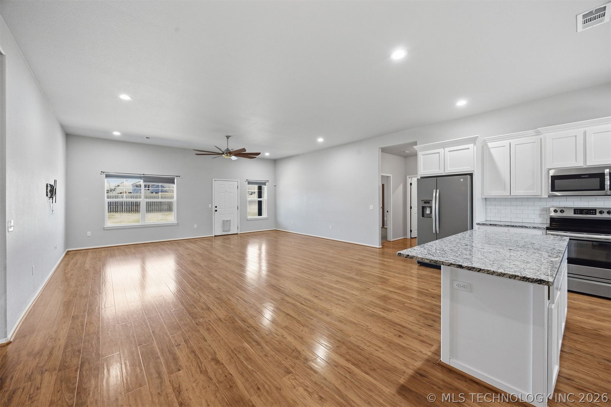 5447 Roadrunner Drive Property Photo 7