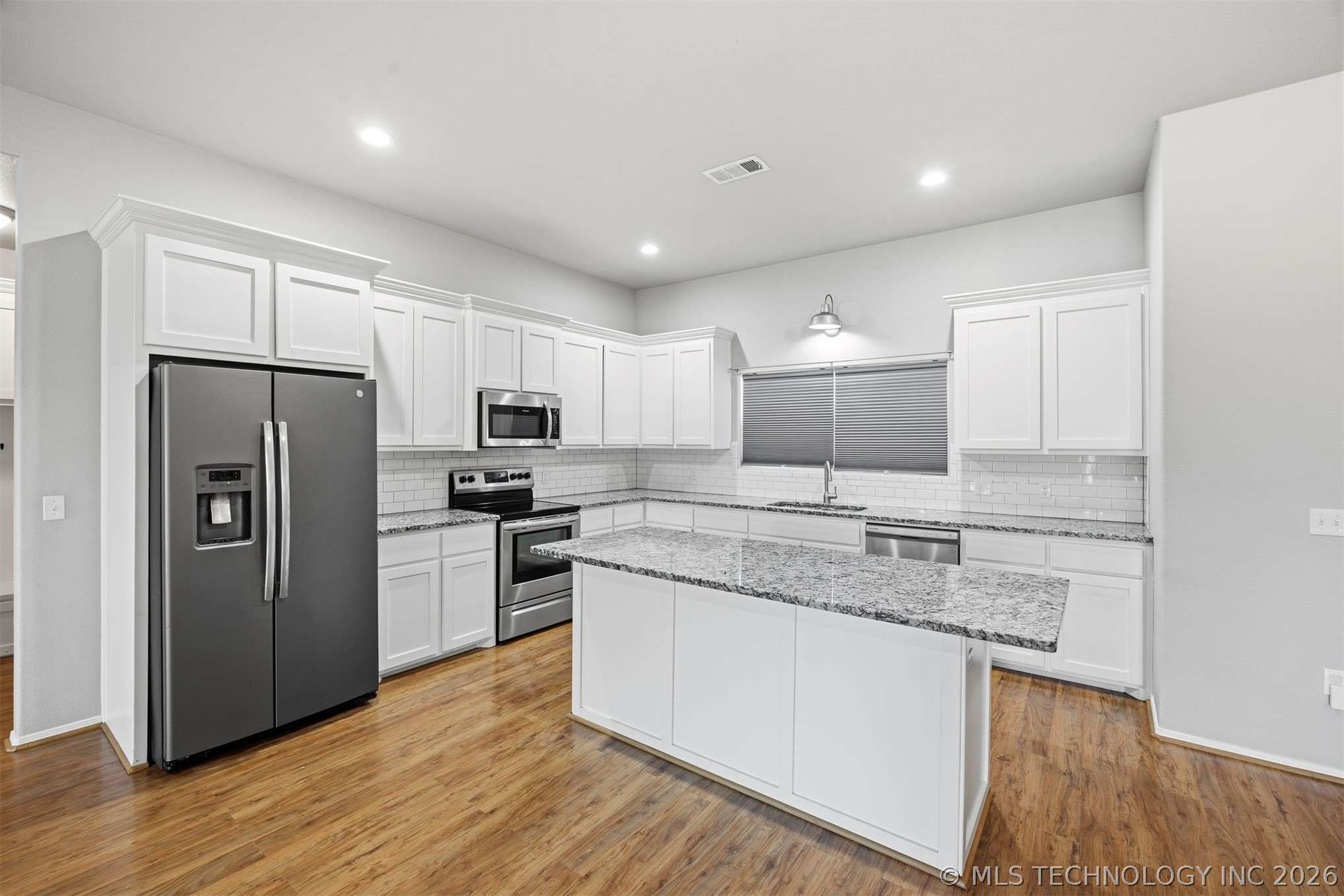 5447 Roadrunner Drive Property Photo 10