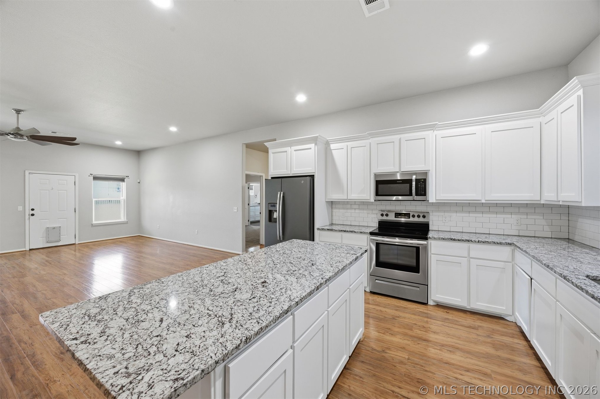 5447 Roadrunner Drive Property Photo 11