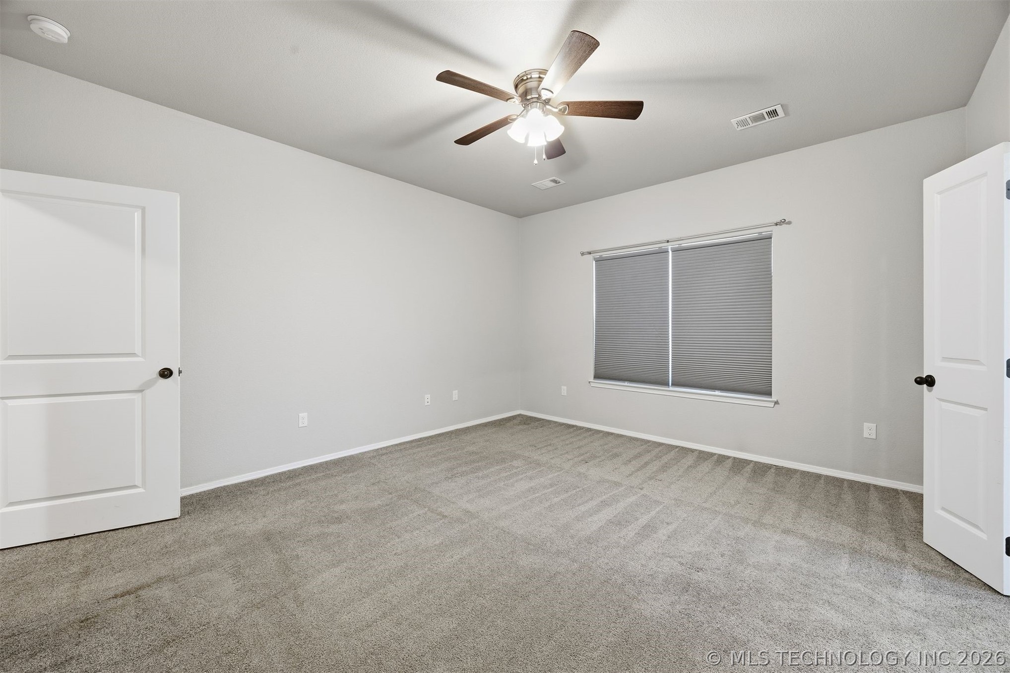 5447 Roadrunner Drive Property Photo 13