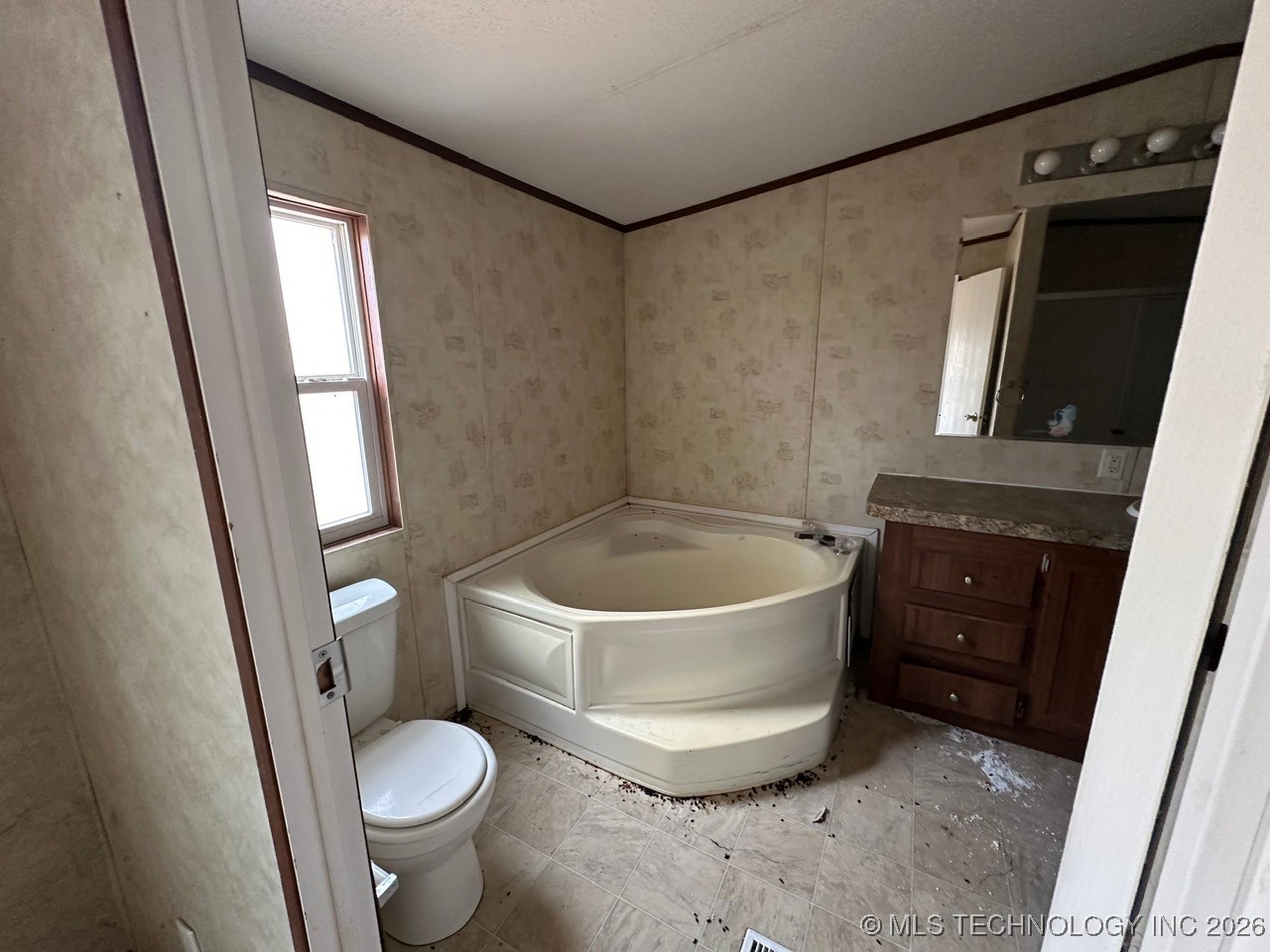 98016 N 3745 Road Property Photo 12