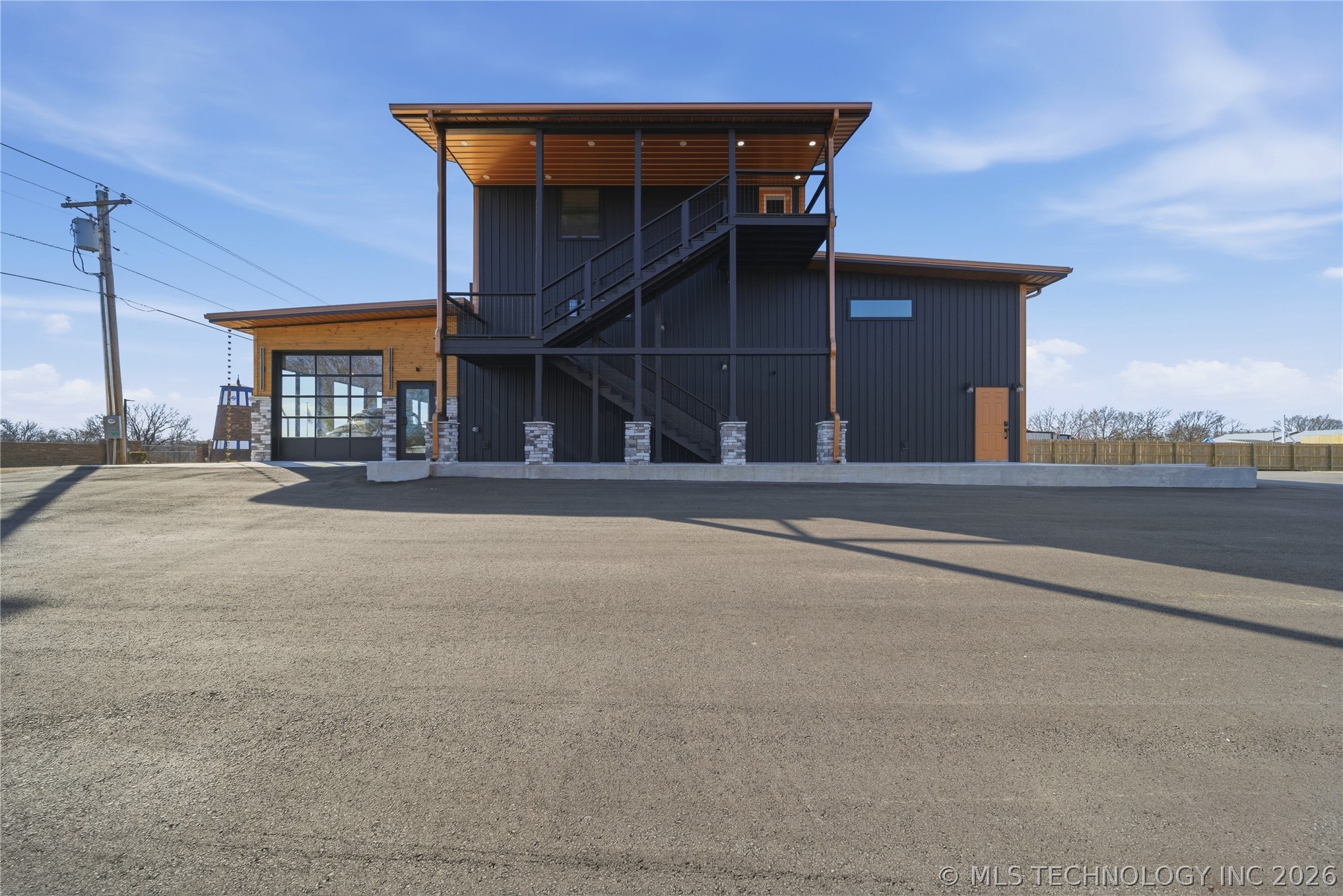 451070 E 320 Road Property Photo 6