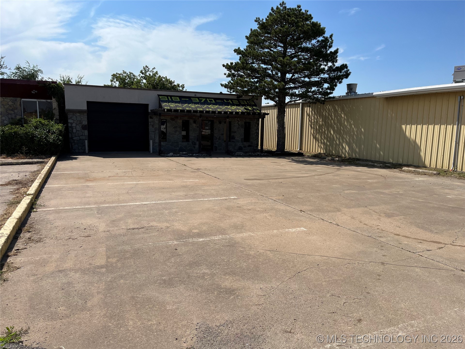 517 S Cherokee Street Property Photo 9