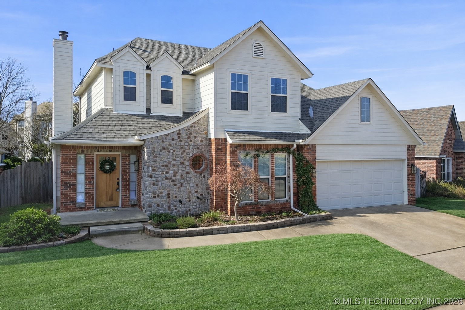 11410 S Mulberry Circle Property Photo 3