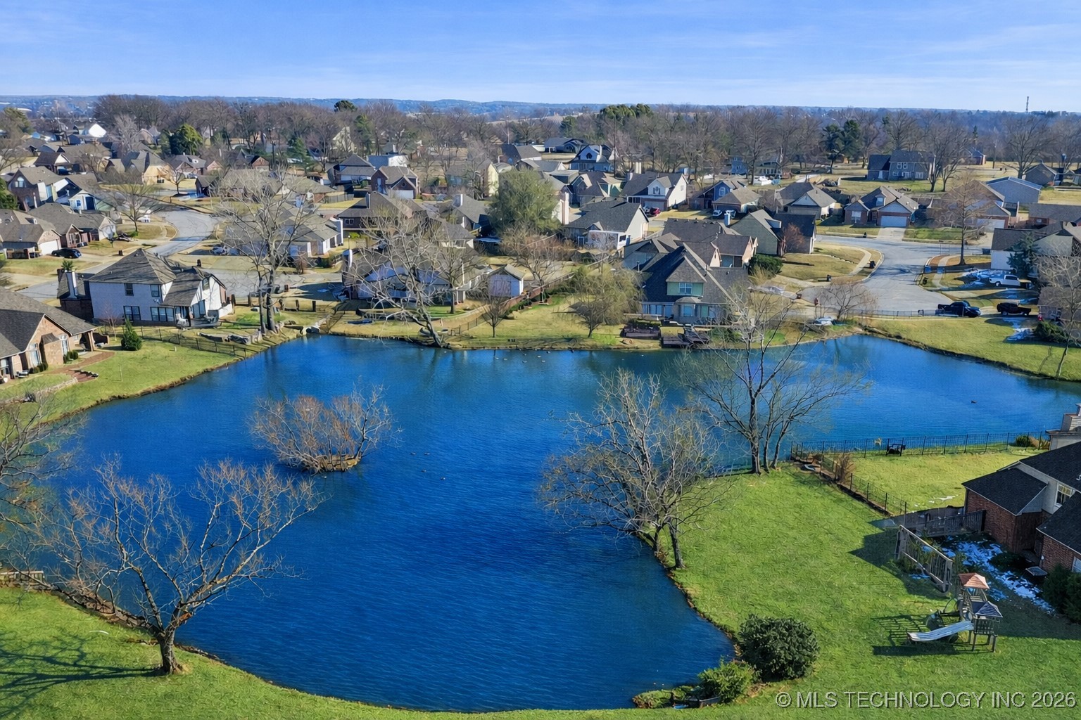 11410 S Mulberry Circle Property Photo 4