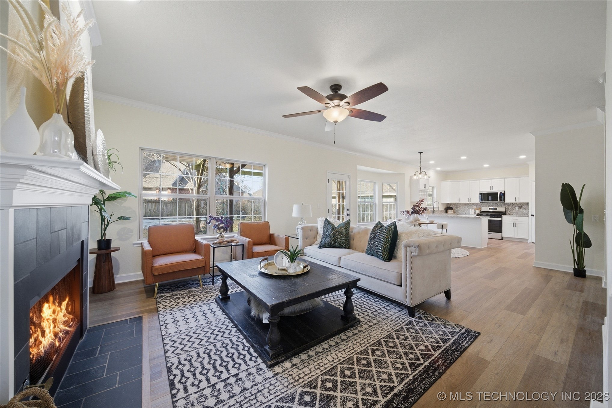 11410 S Mulberry Circle Property Photo 6