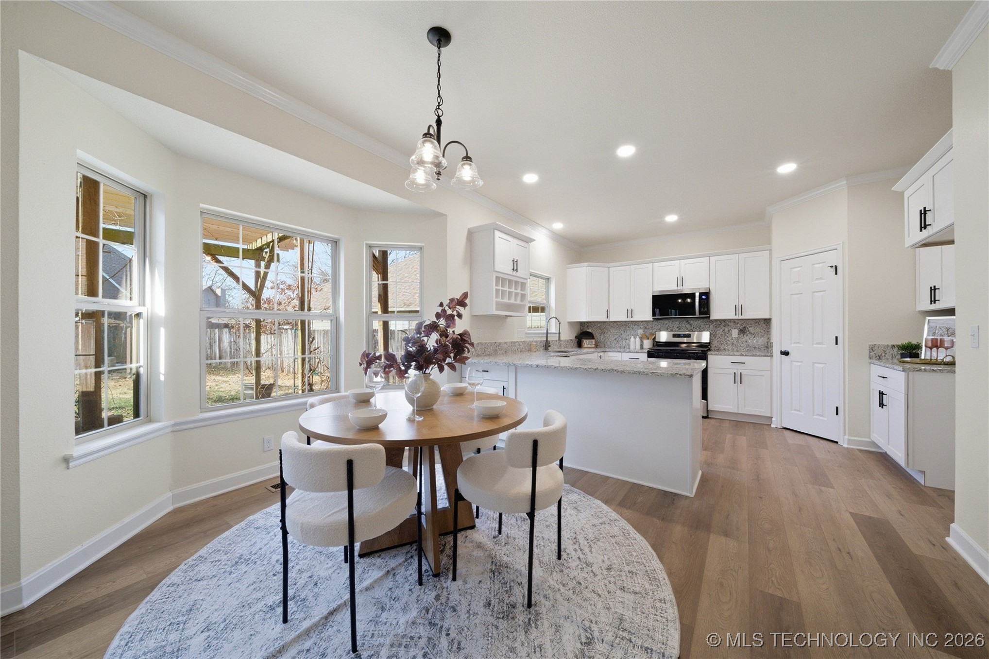 11410 S Mulberry Circle Property Photo 9