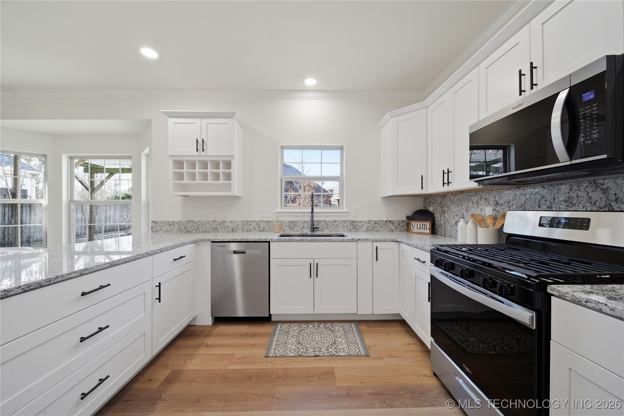 11410 S Mulberry Circle Property Photo 12