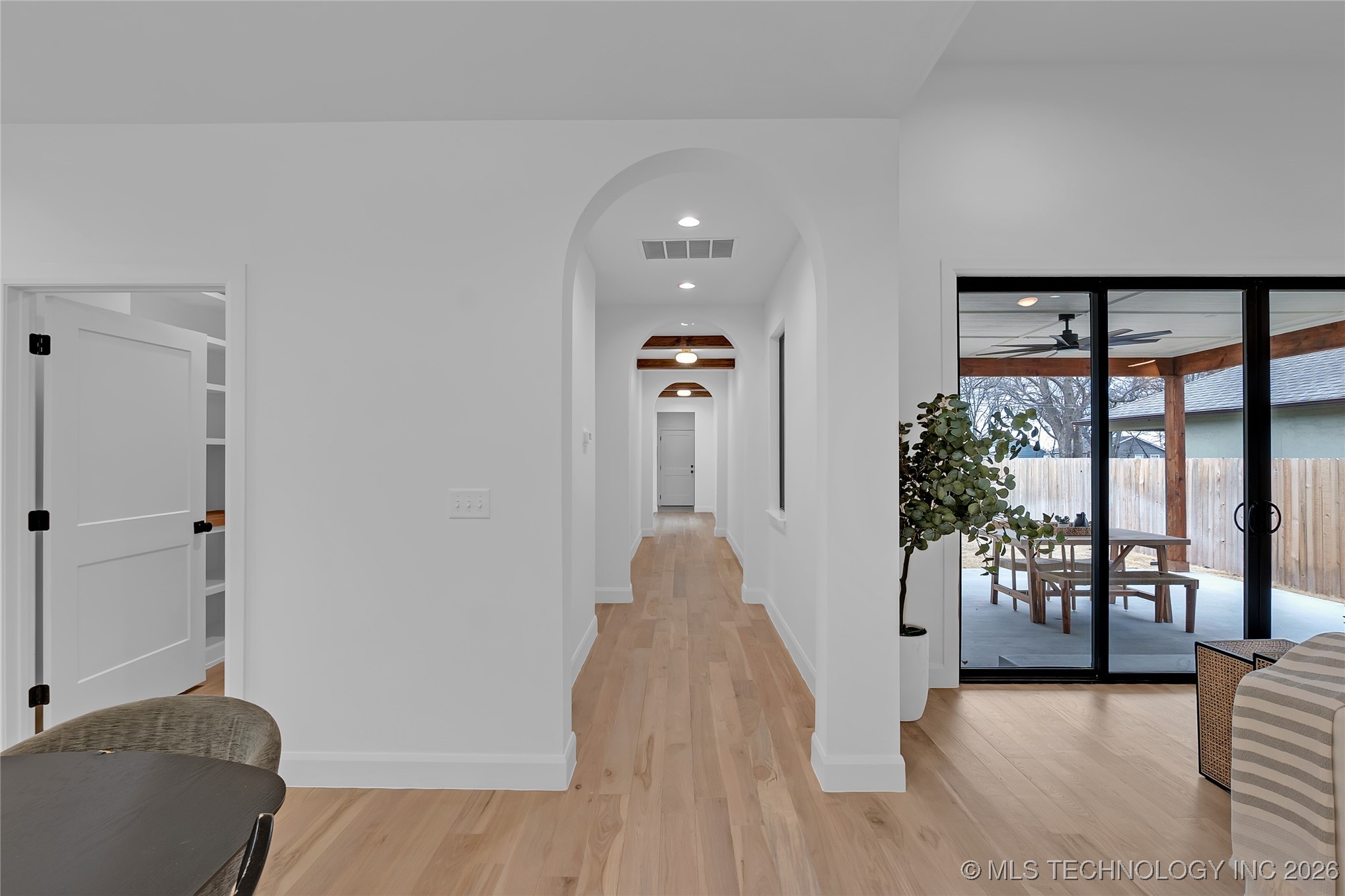 515 W El Paso Street Property Photo 9