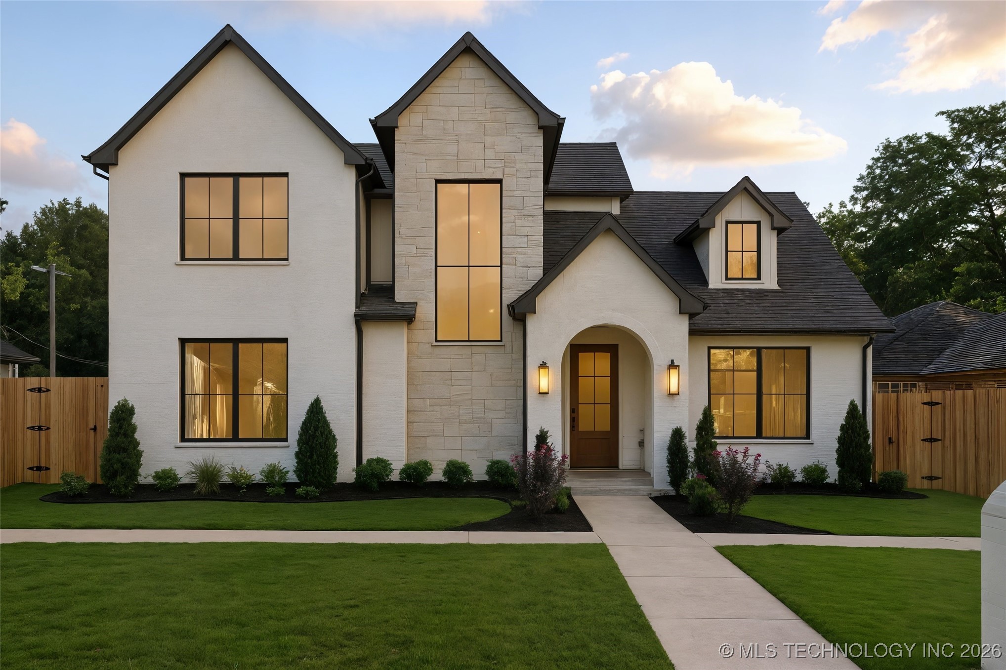 515 W El Paso Street Property Photo 10