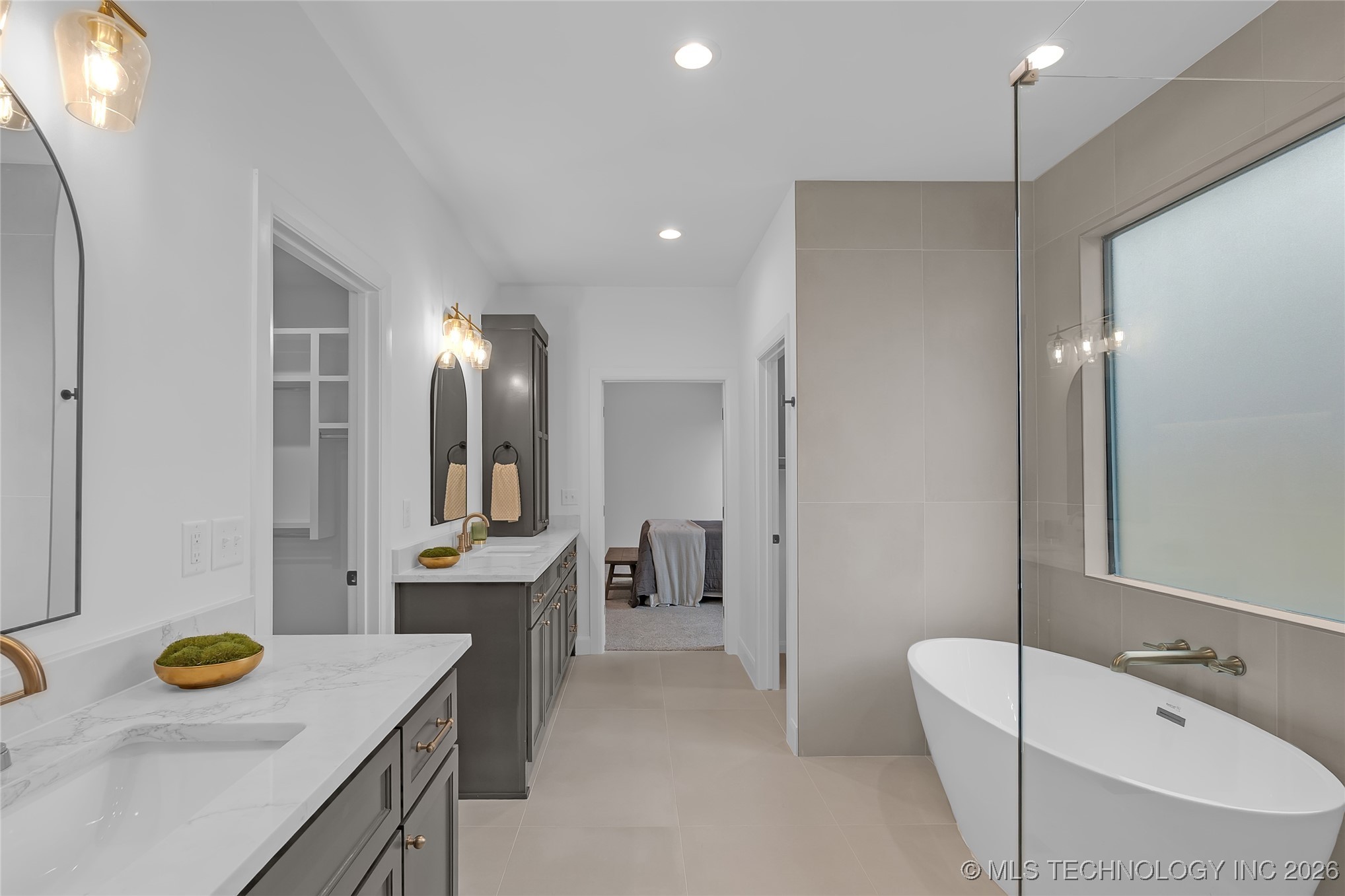 515 W El Paso Street Property Photo 15