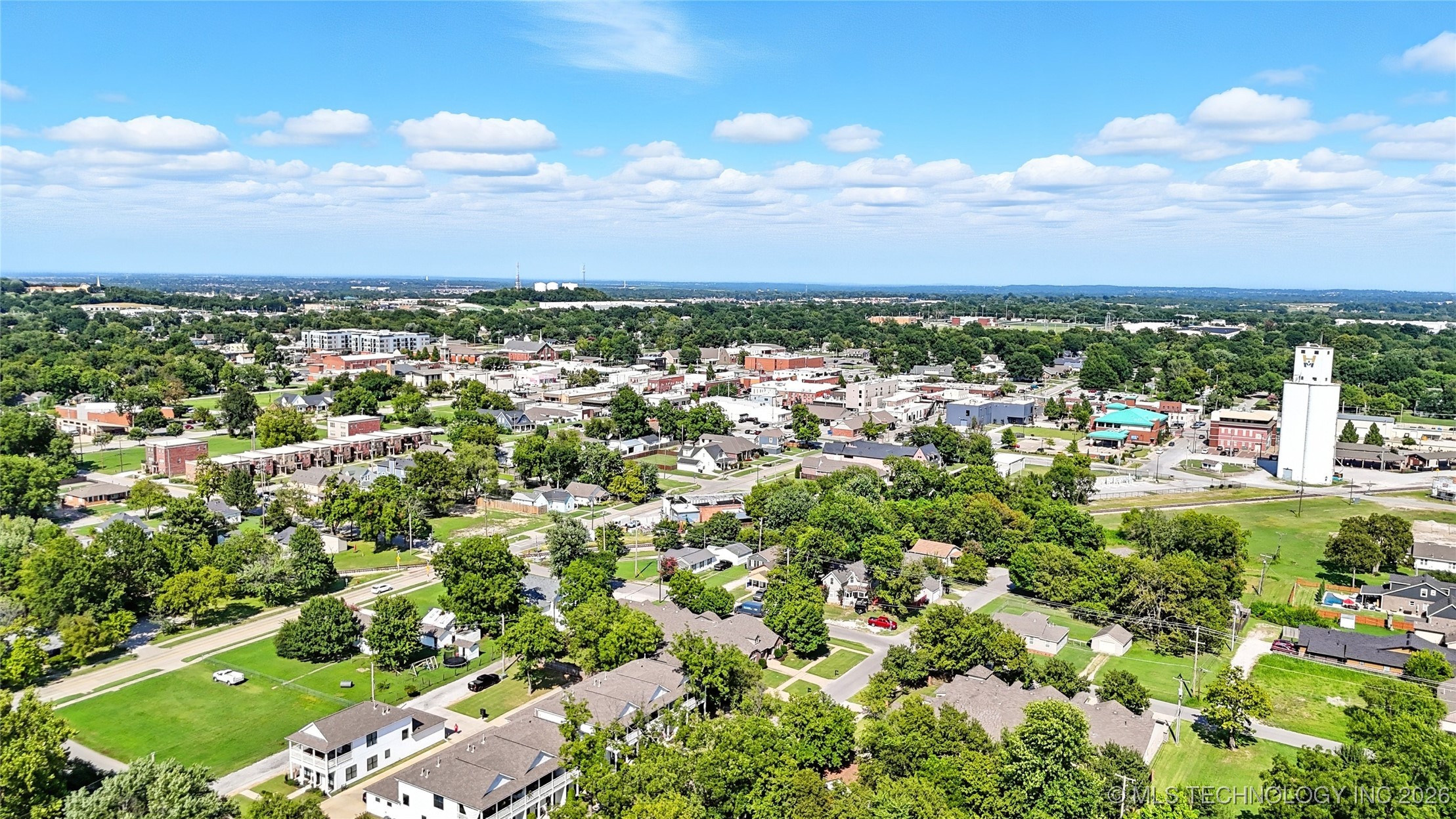 515 W El Paso Street Property Photo 20