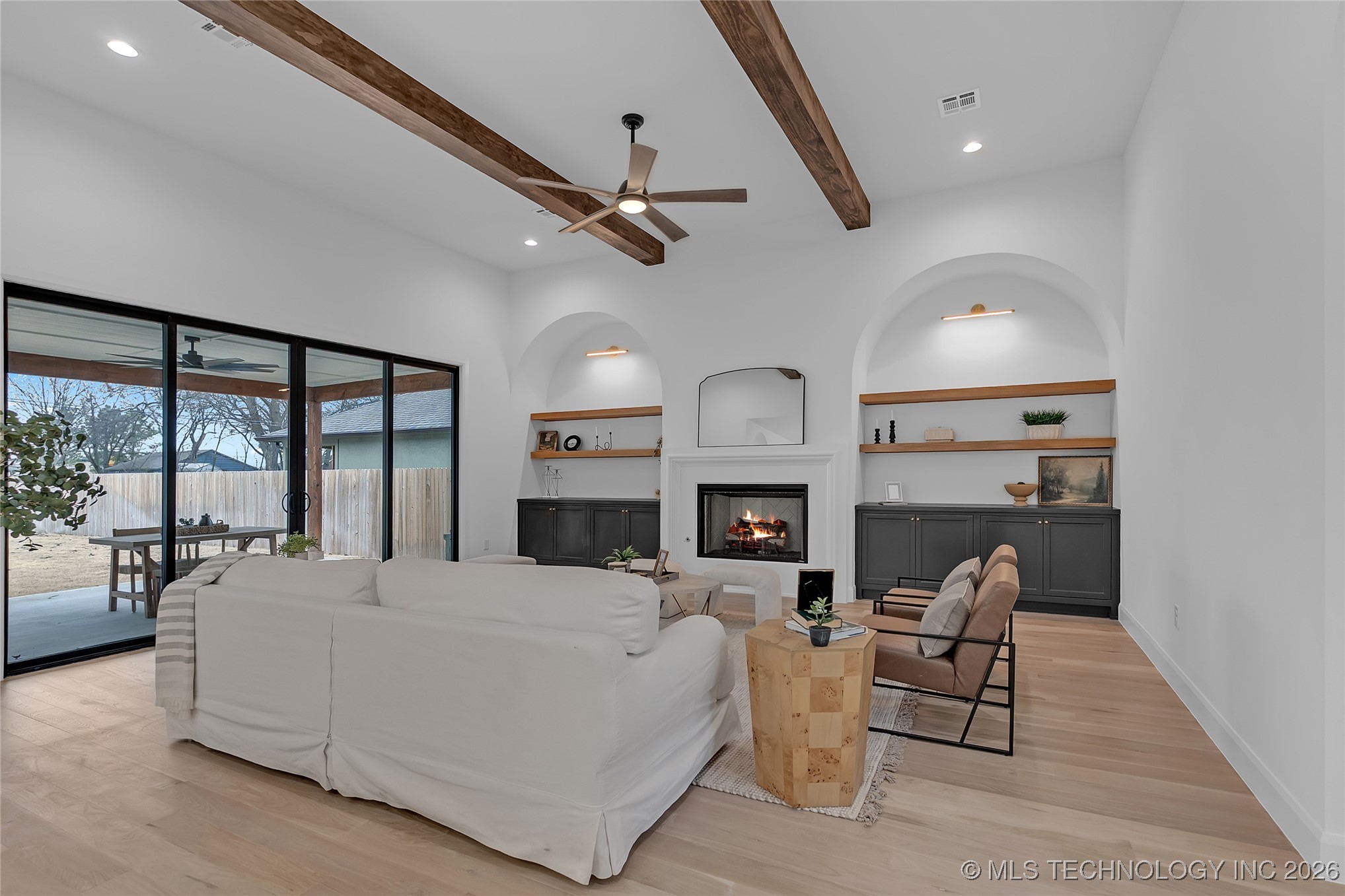 515 W El Paso Street Property Photo 27