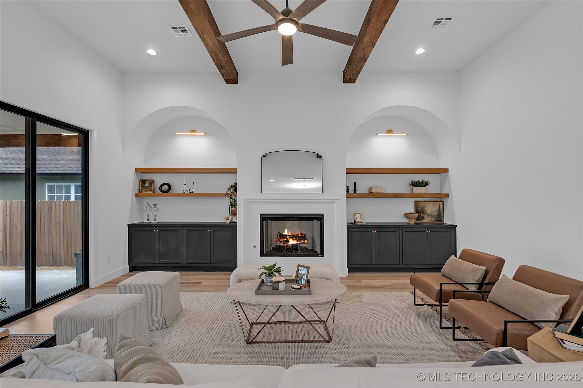 515 W El Paso Street Property Photo 28