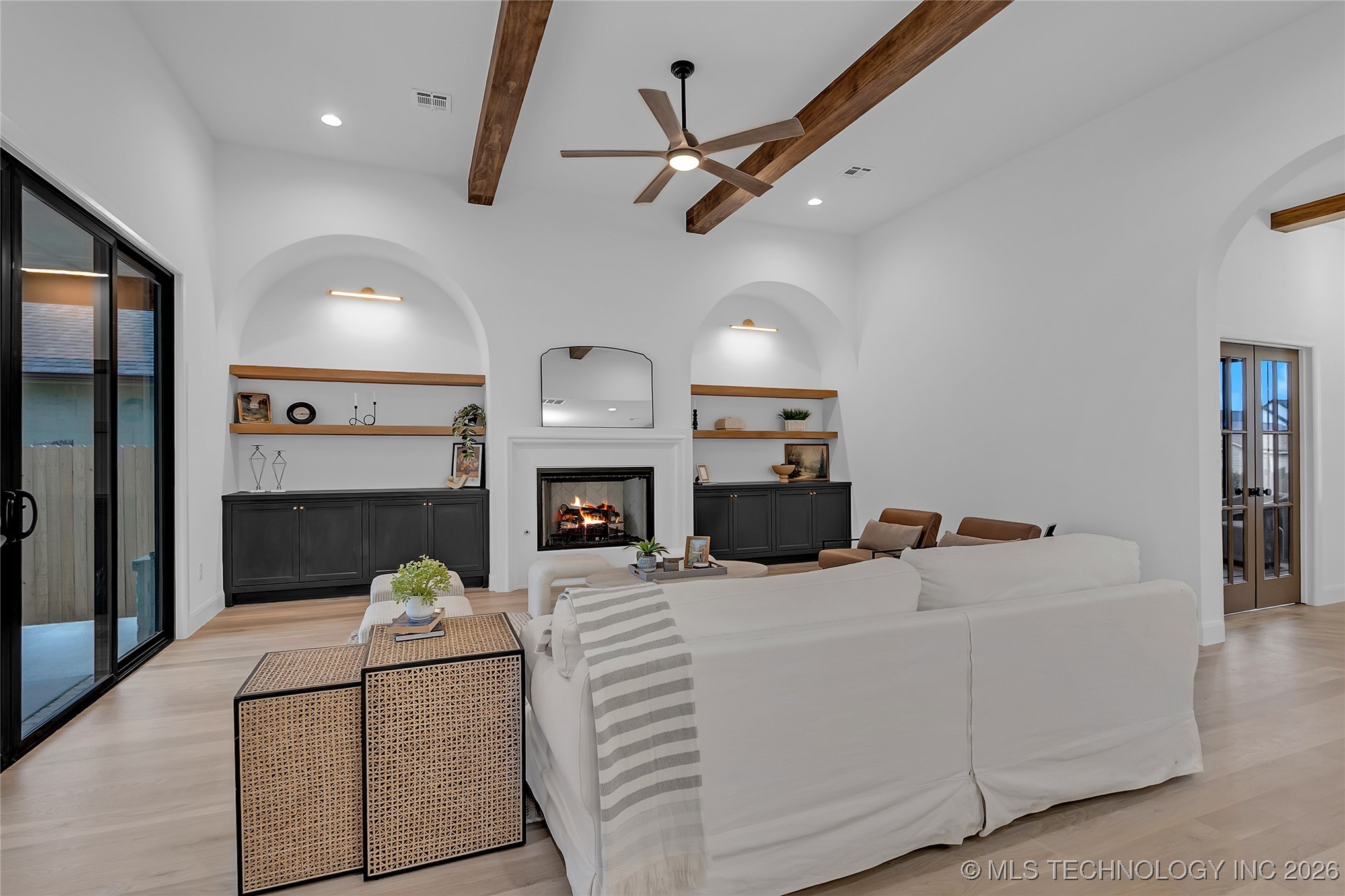 515 W El Paso Street Property Photo 29