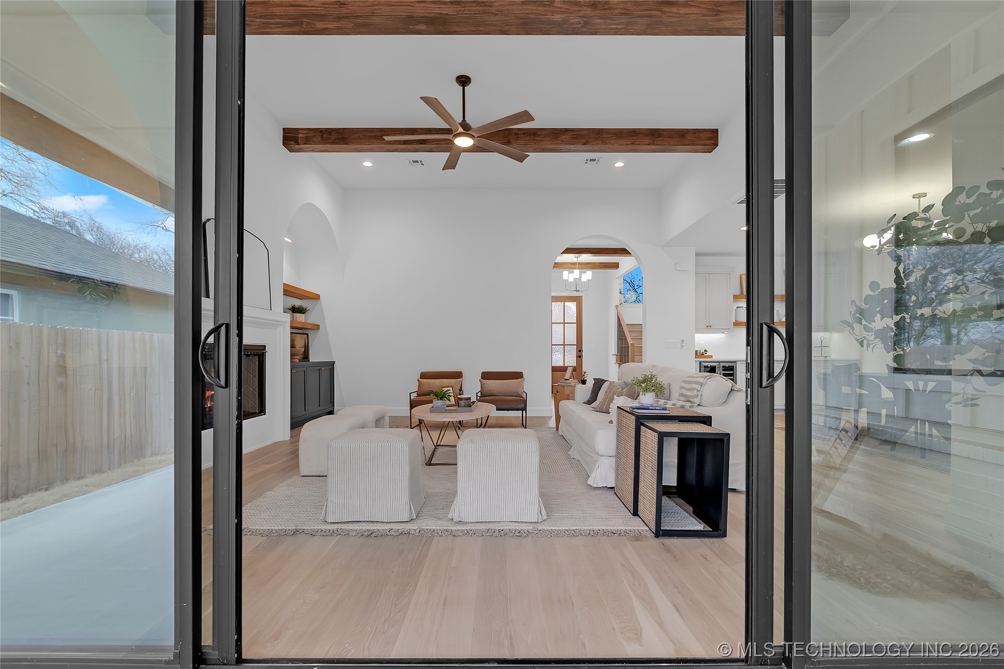 515 W El Paso Street Property Photo 32