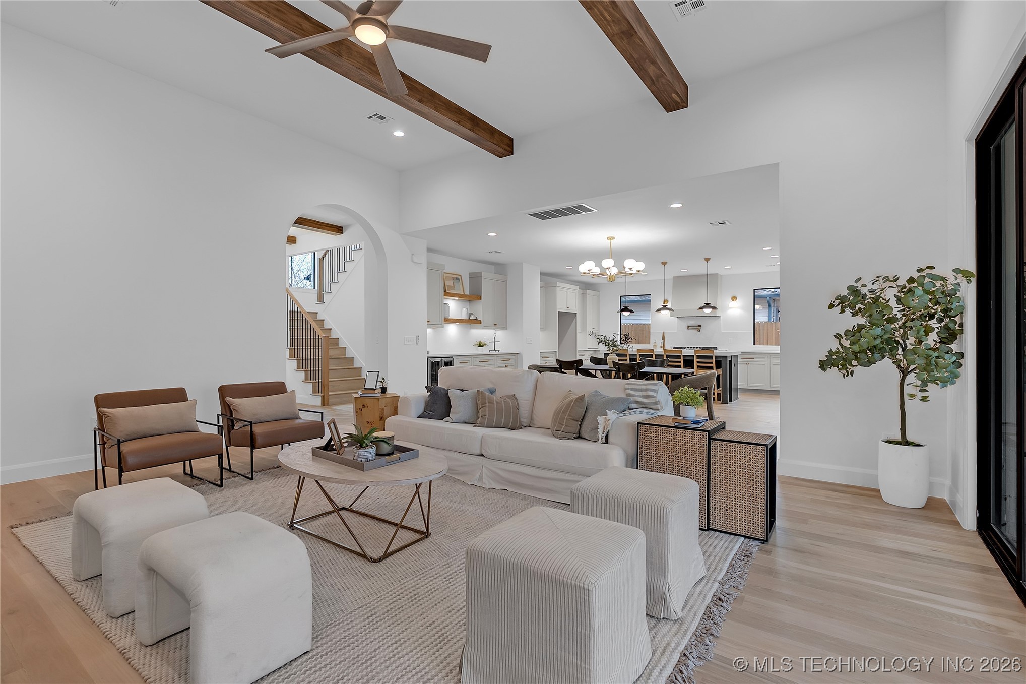 515 W El Paso Street Property Photo 33