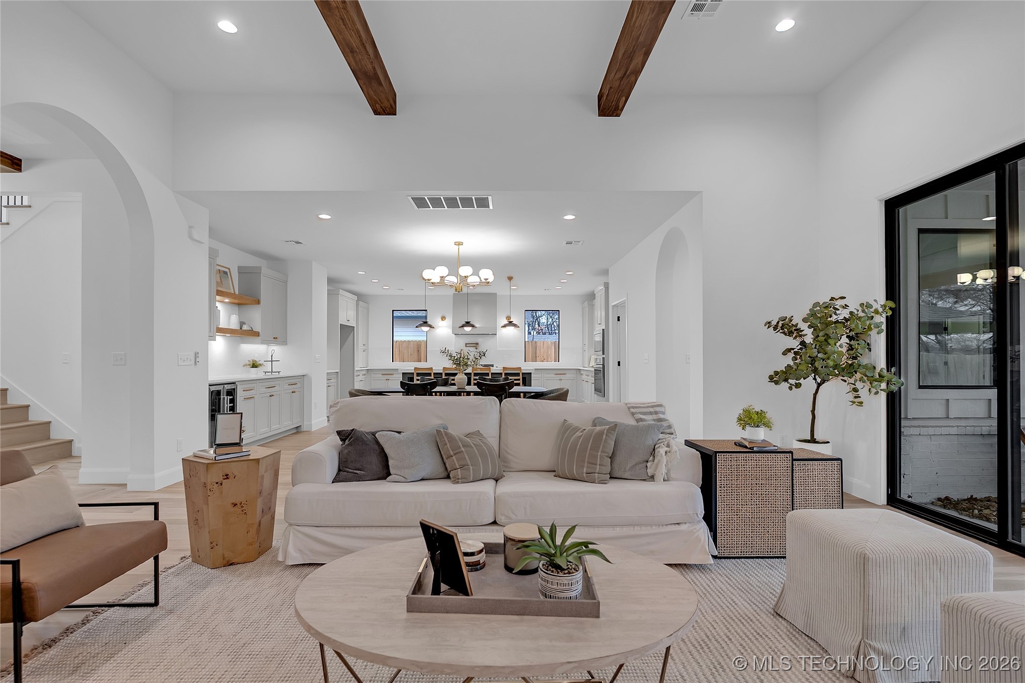 515 W El Paso Street Property Photo 34