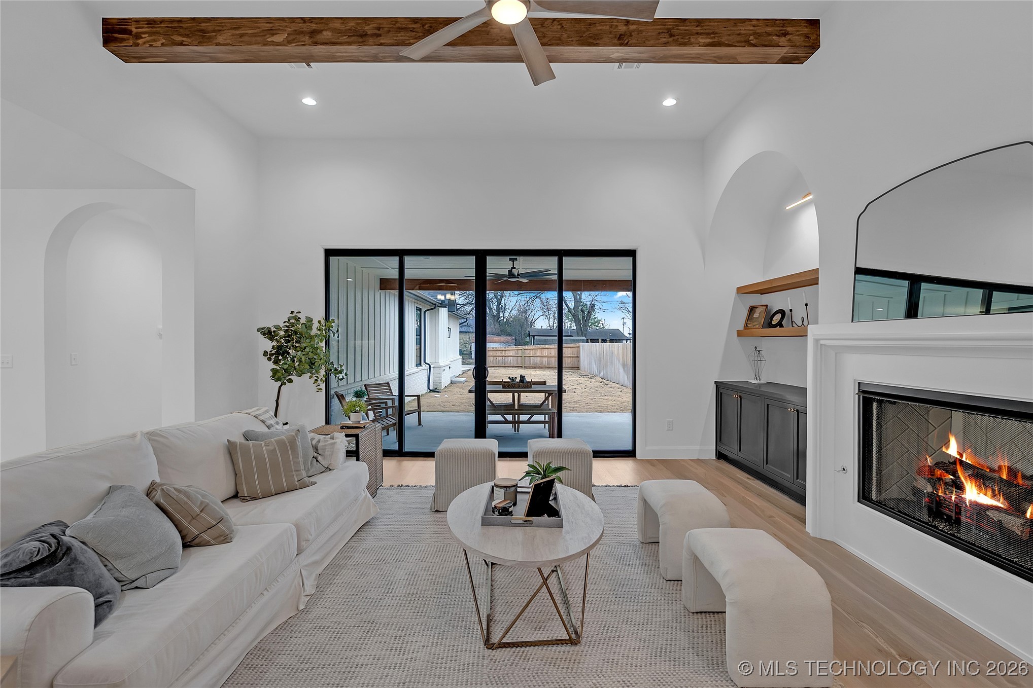 515 W El Paso Street Property Photo 35