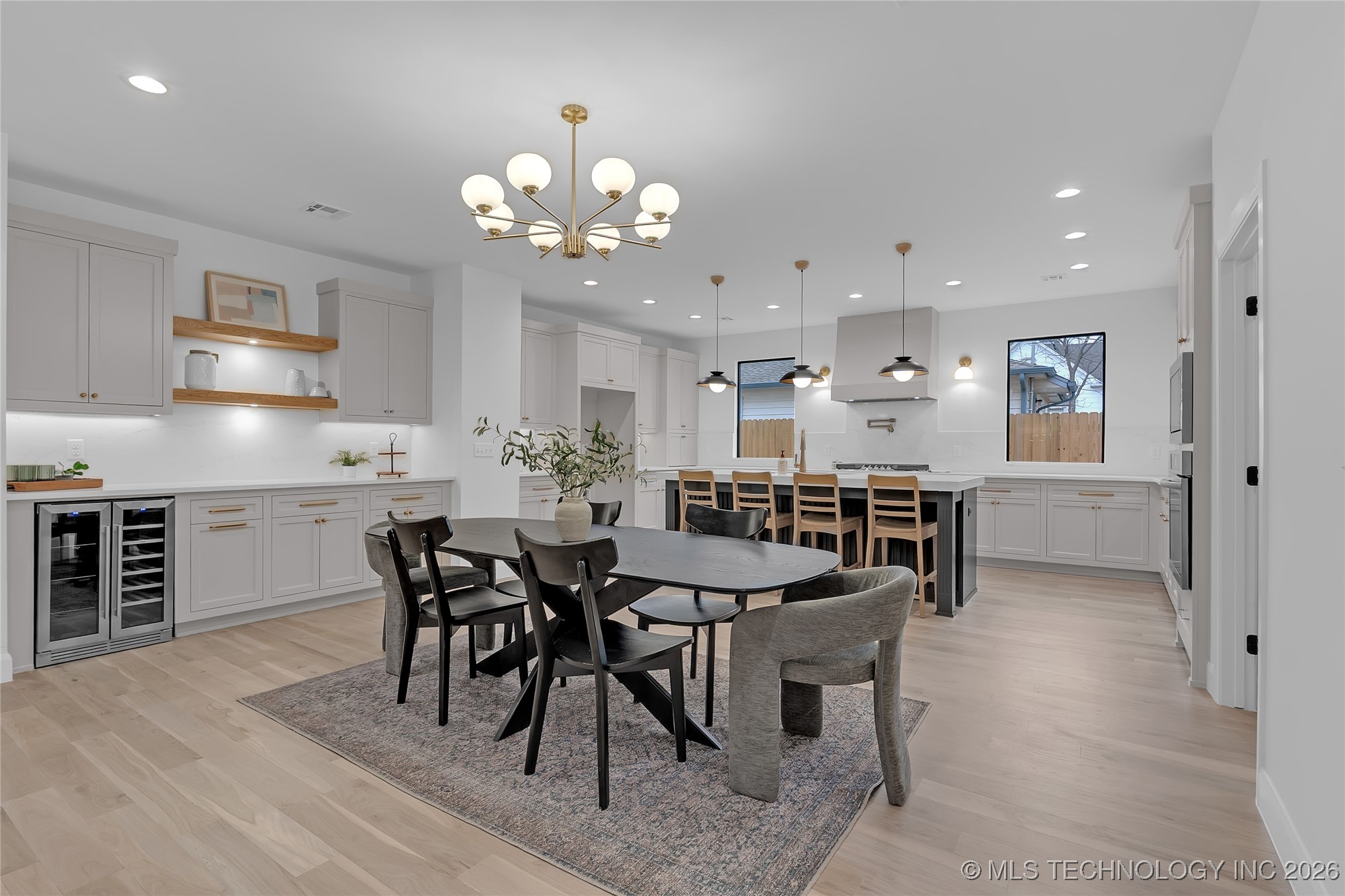 515 W El Paso Street Property Photo 38