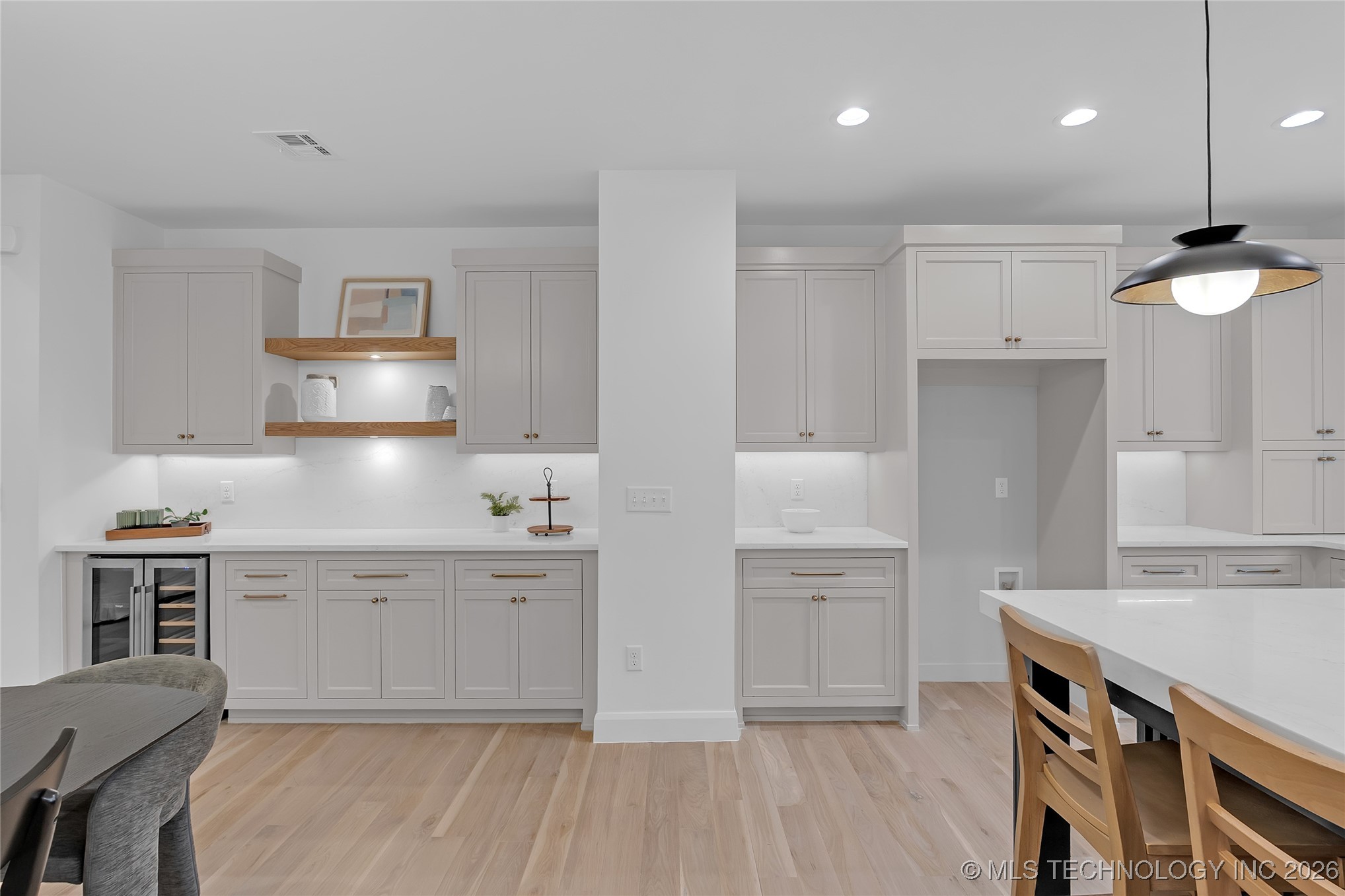 515 W El Paso Street Property Photo 45