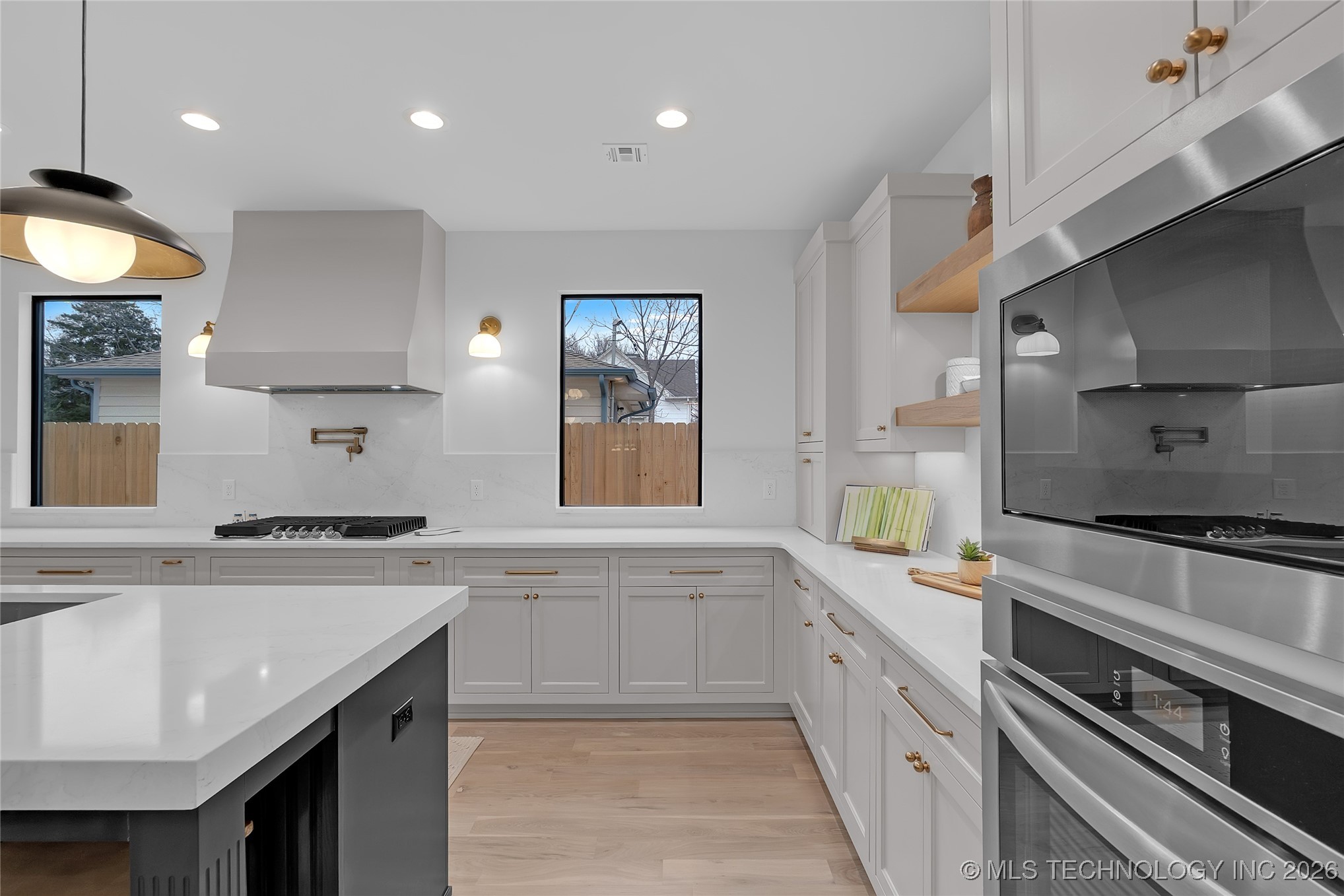 515 W El Paso Street Property Photo 46