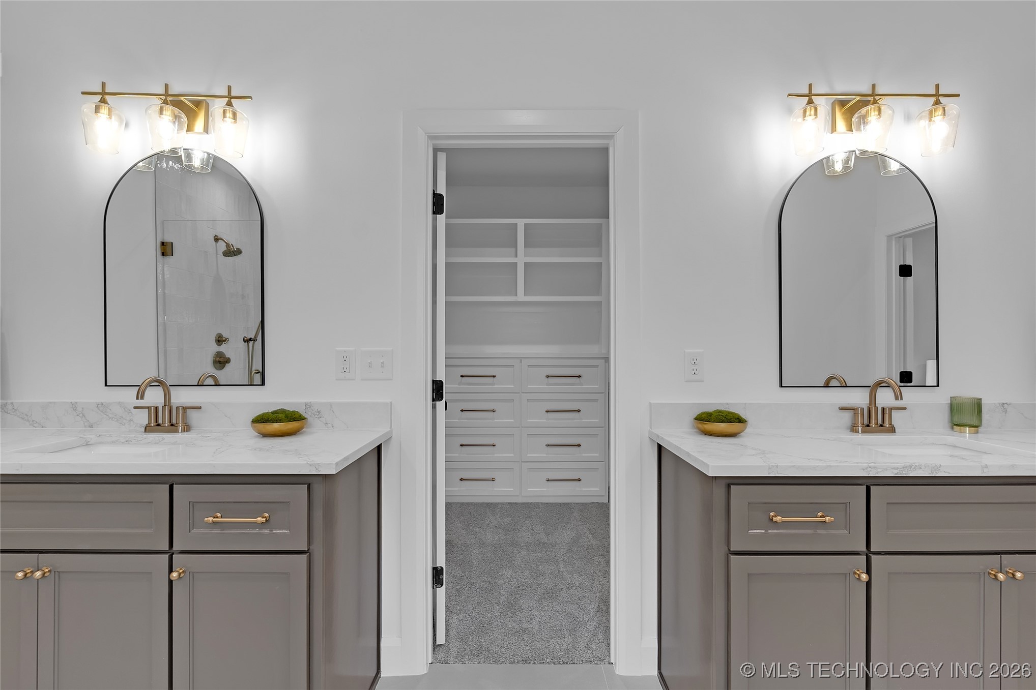 515 W El Paso Street Property Photo 65