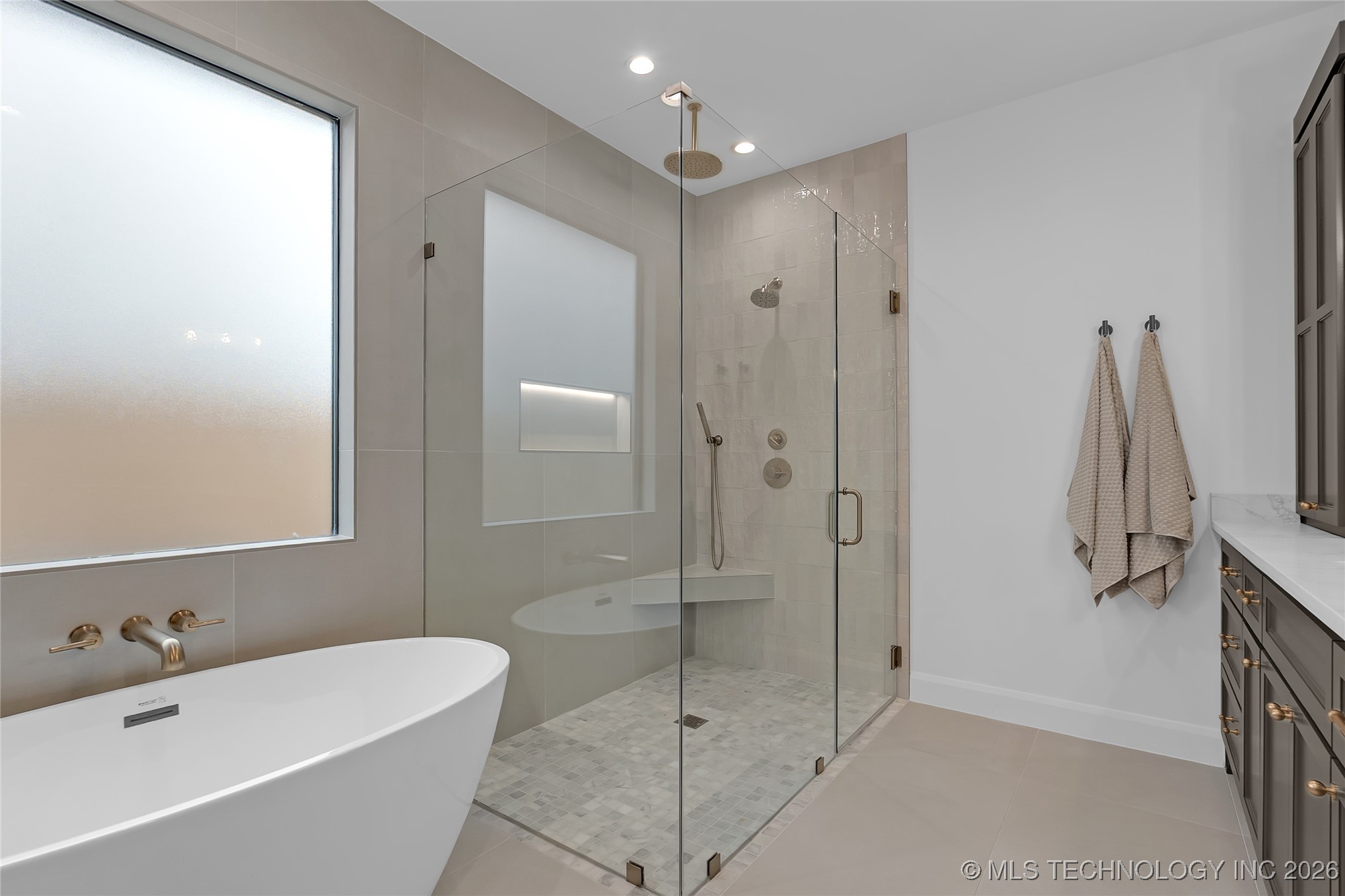 515 W El Paso Street Property Photo 68