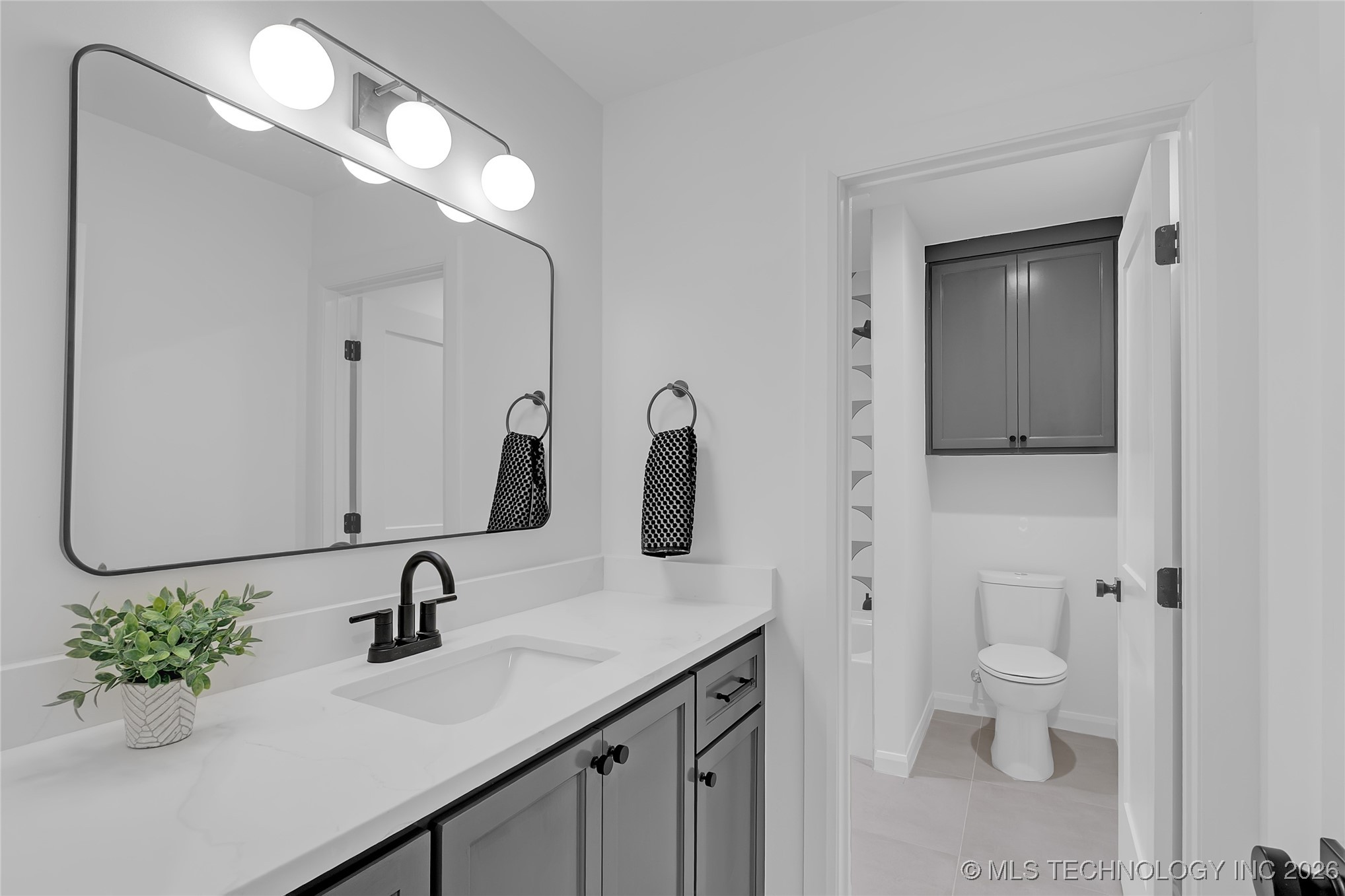 515 W El Paso Street Property Photo 83