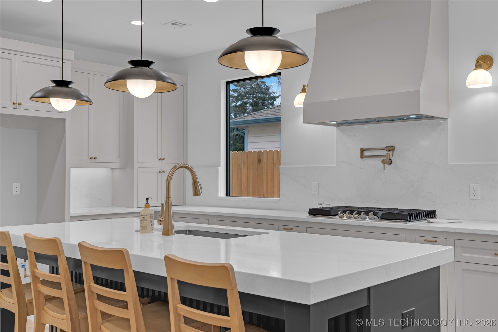 515 W El Paso Street Property Photo 88