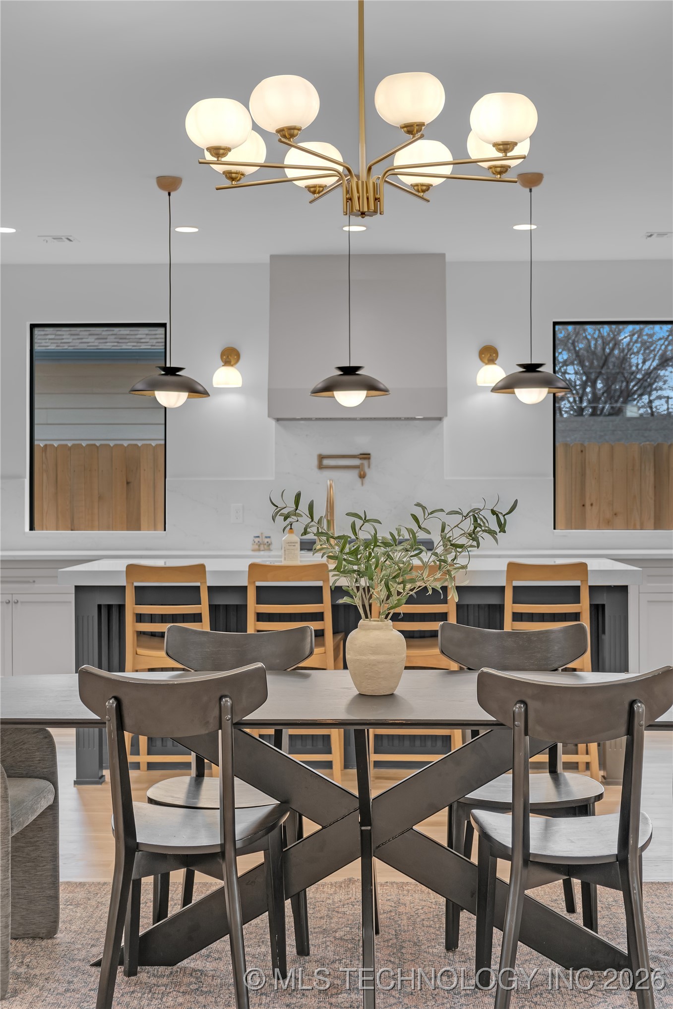 515 W El Paso Street Property Photo 98