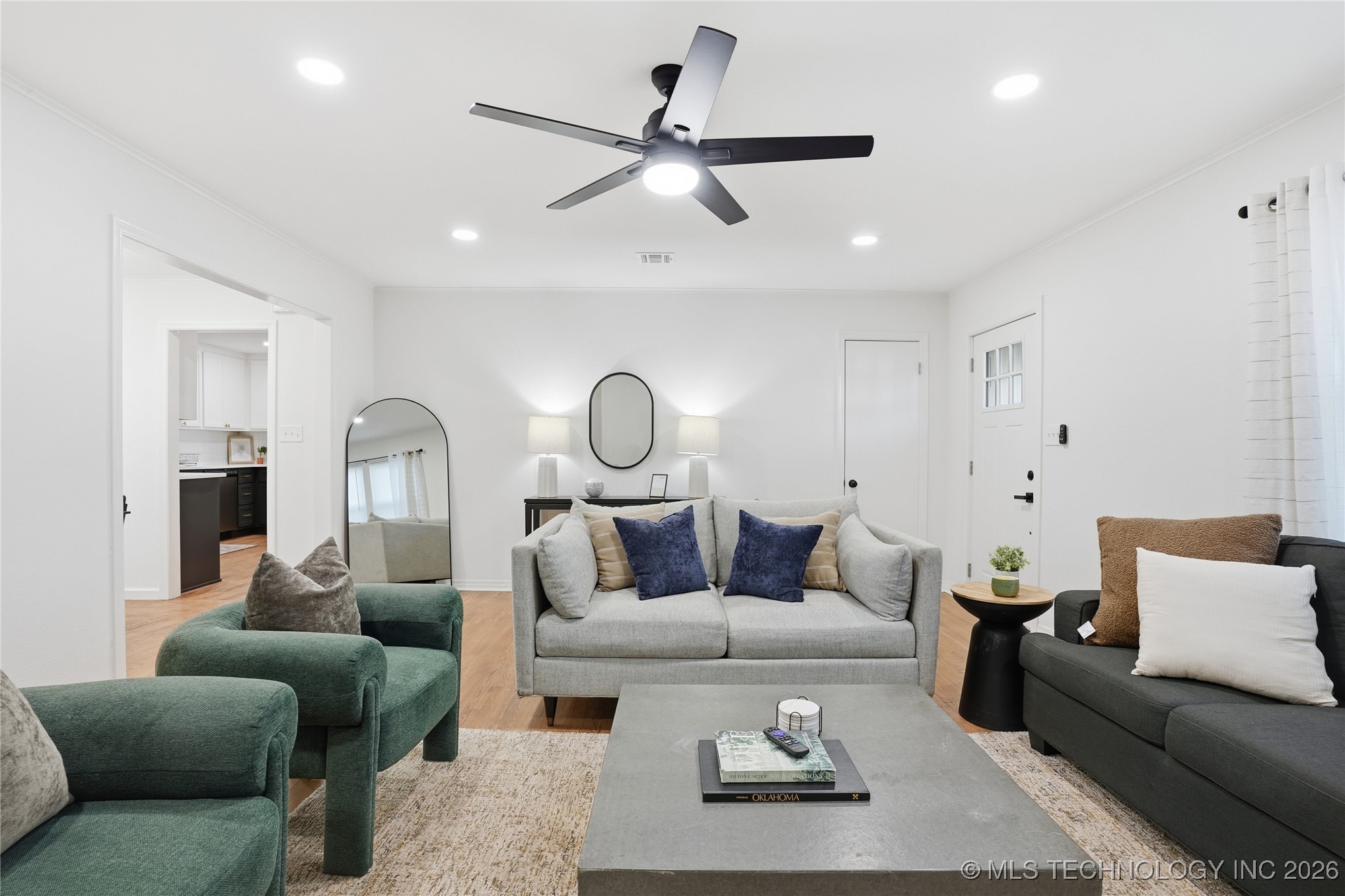 1416 E 50th Street Property Photo 6