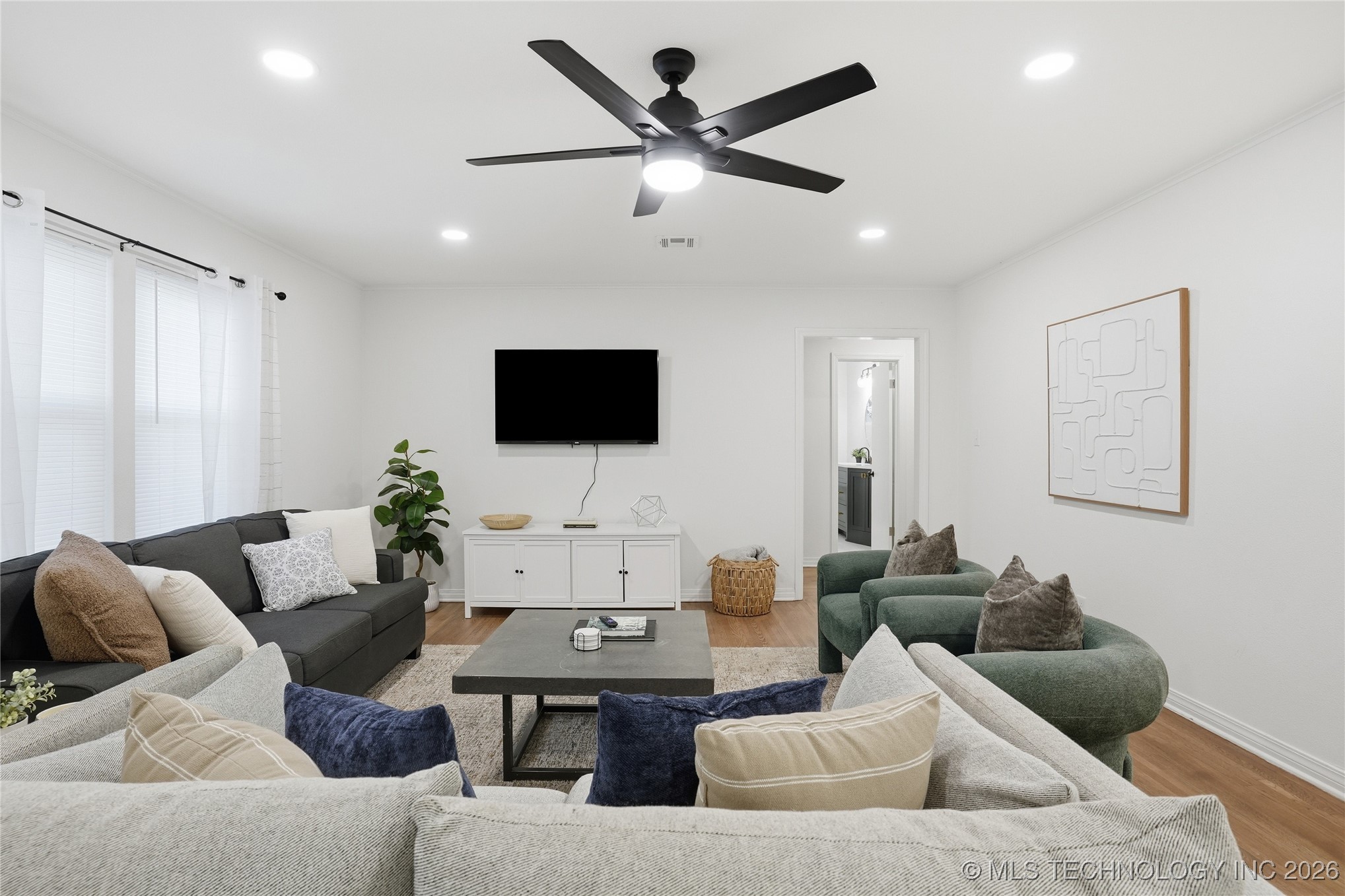 1416 E 50th Street Property Photo 19