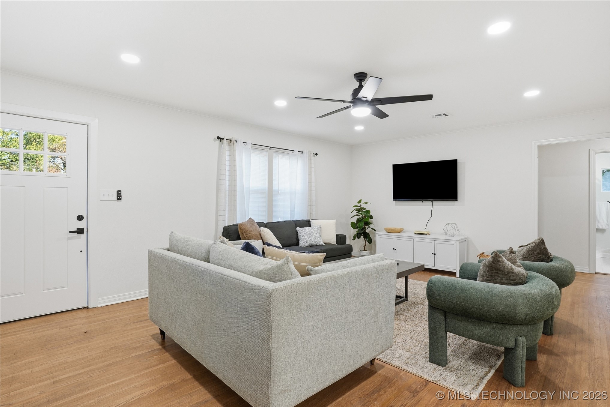 1416 E 50th Street Property Photo 20