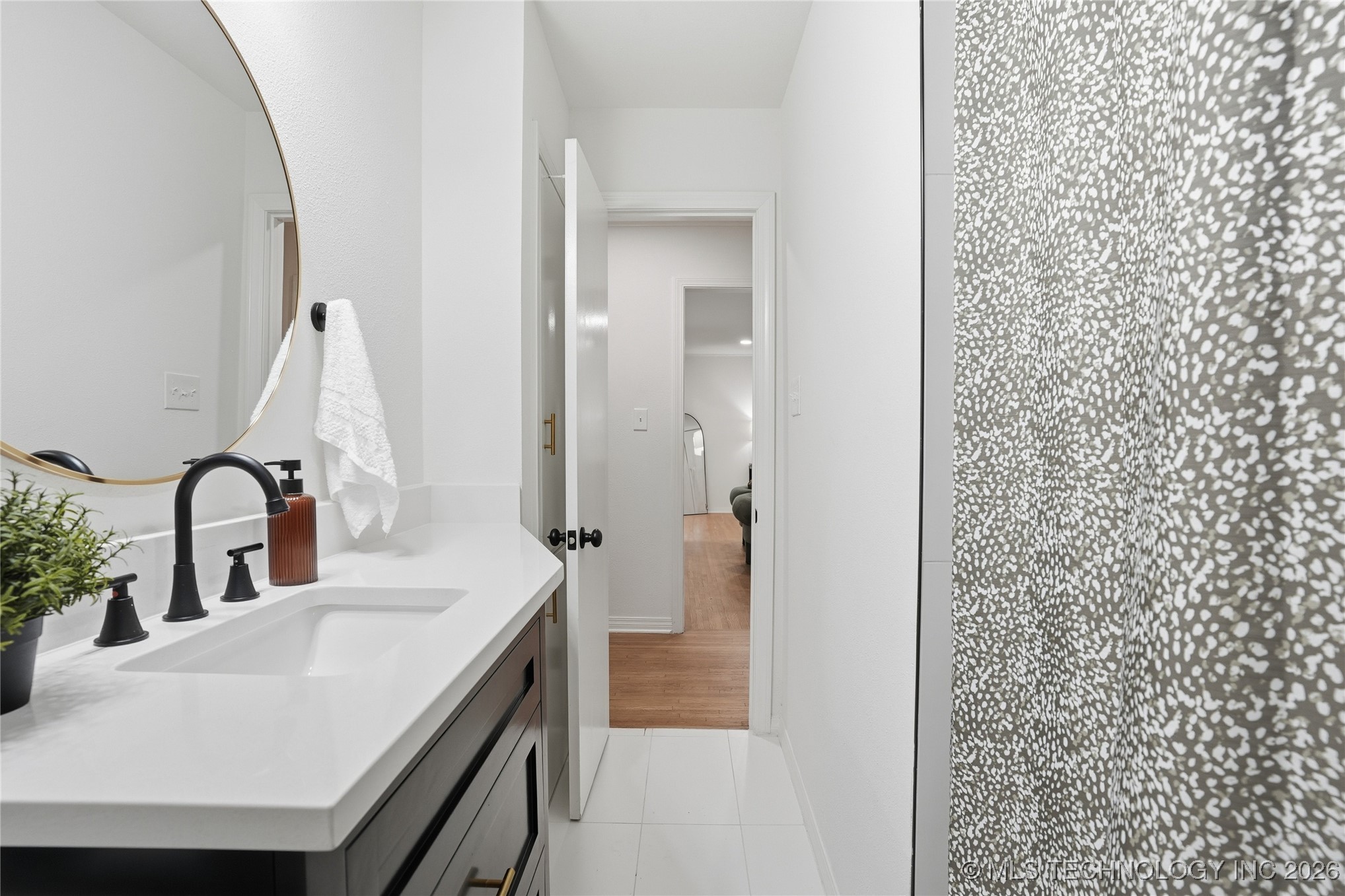 1416 E 50th Street Property Photo 52