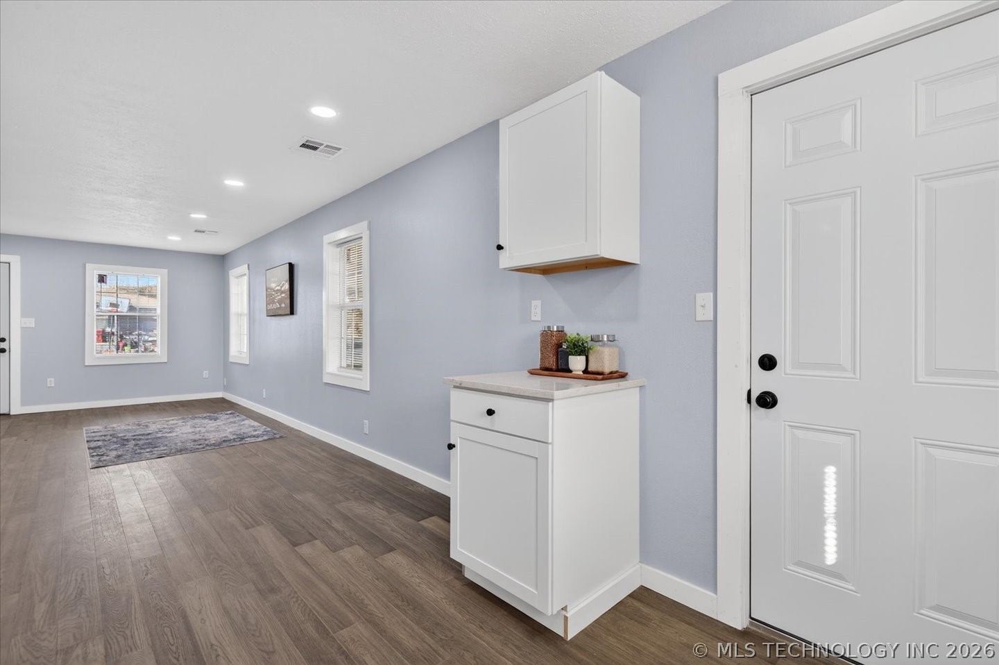 616 Se Greystone Avenue Property Photo 12