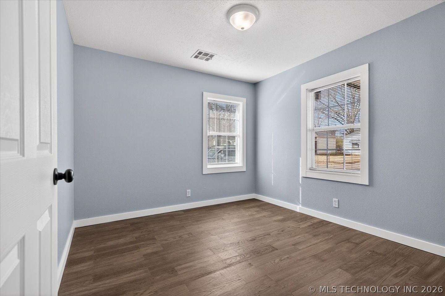 616 Se Greystone Avenue Property Photo 14