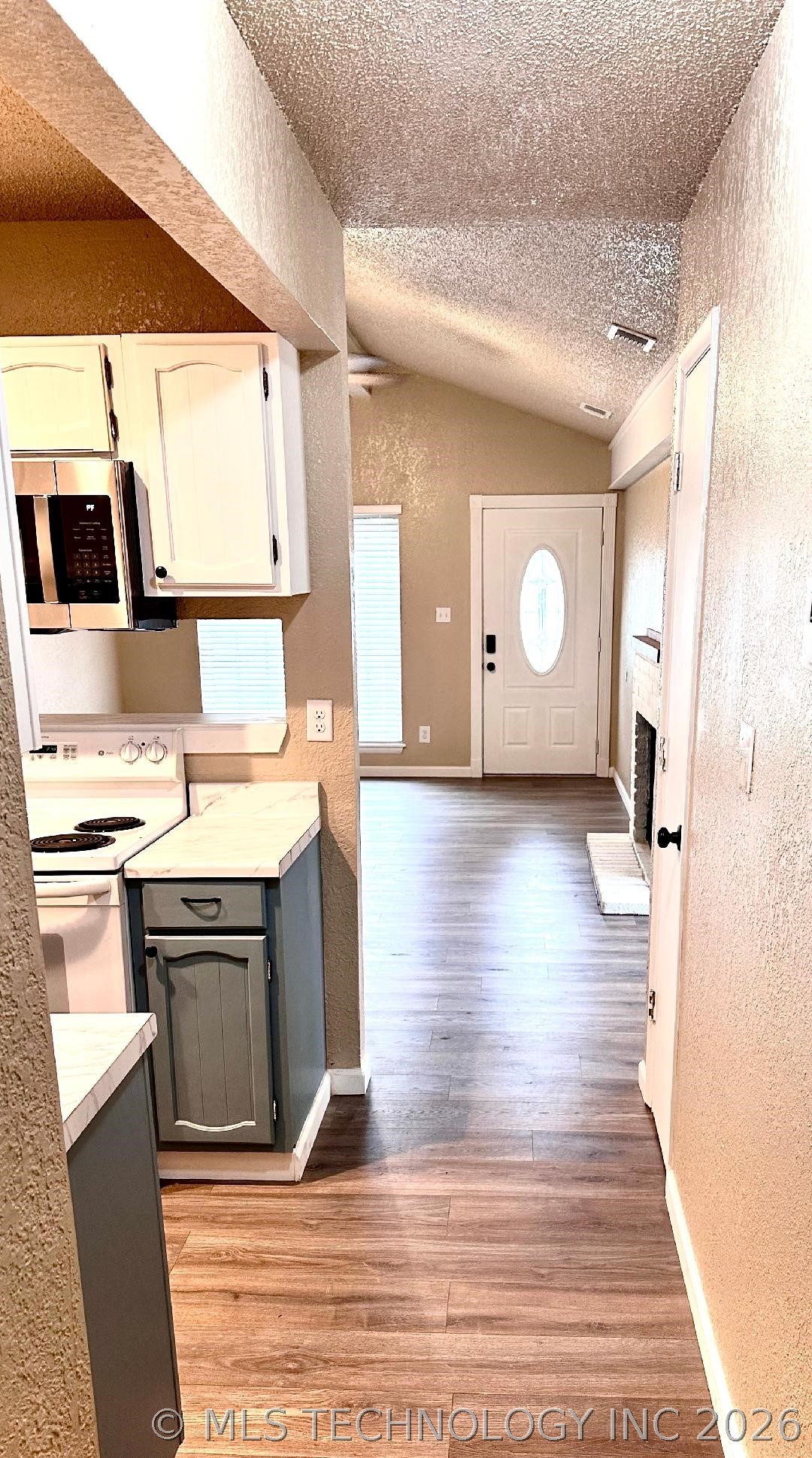 10928 E 16th Street Property Photo 7