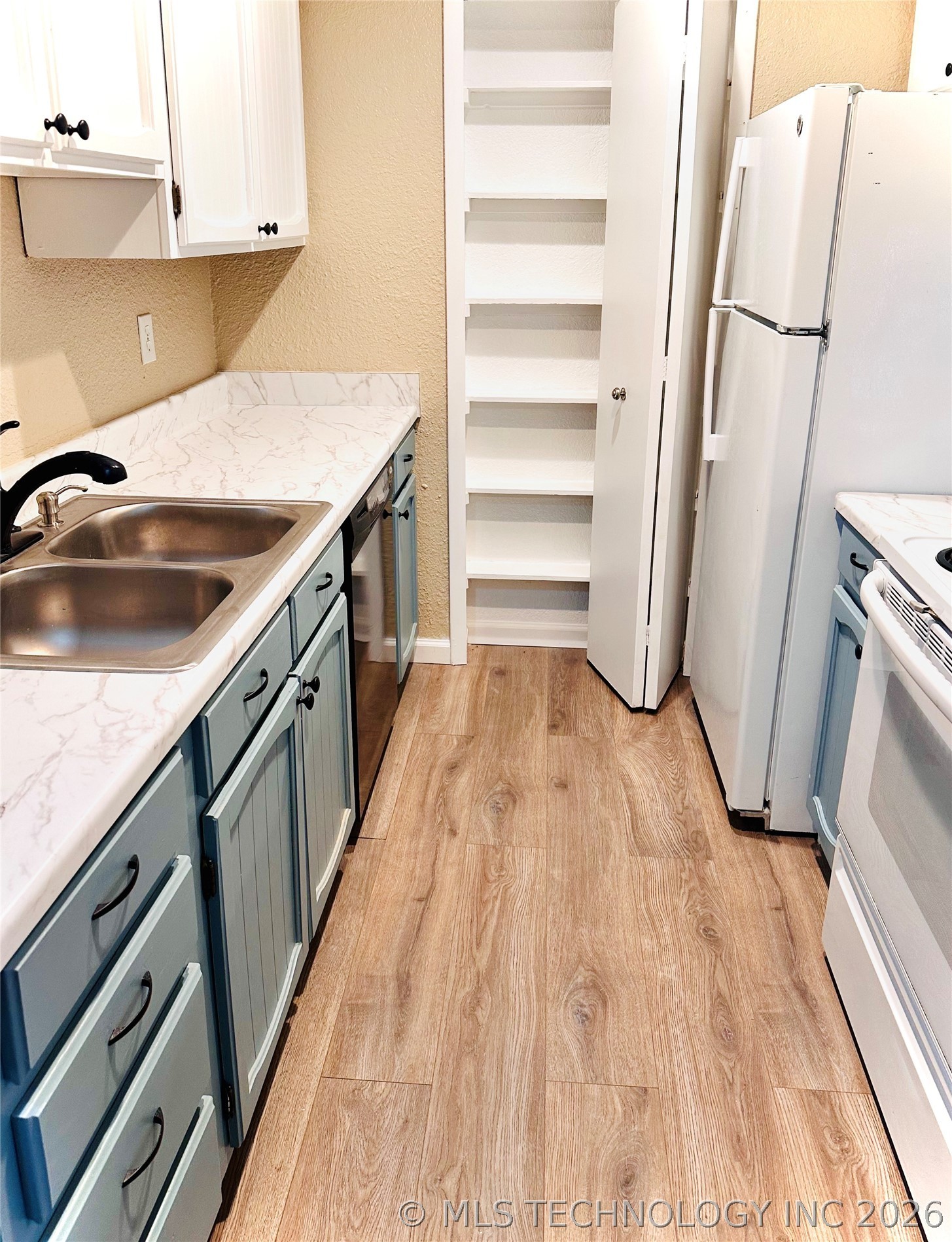 10928 E 16th Street Property Photo 10