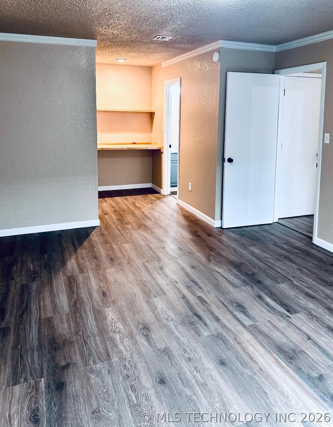 10928 E 16th Street Property Photo 14