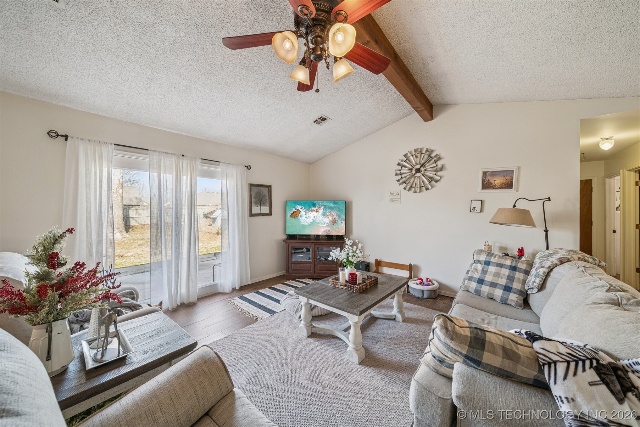 3600 Jennifer Property Photo 6