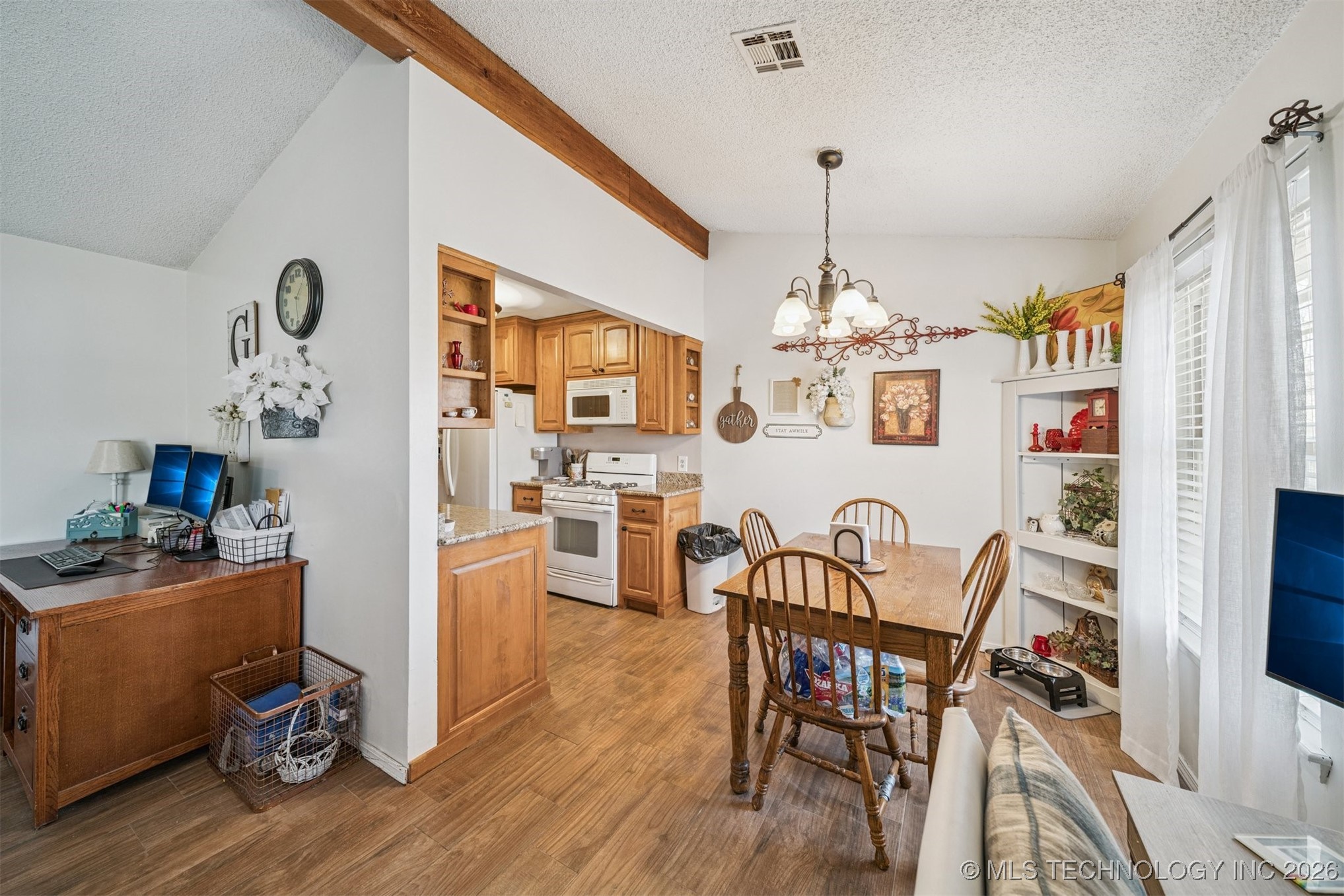 3600 Jennifer Property Photo 10