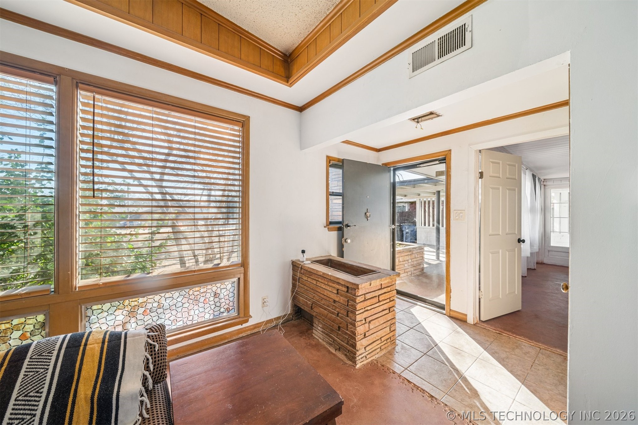 1315 W 49th Street Property Photo 8